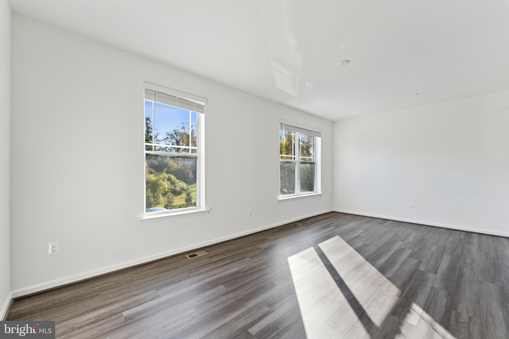 WOLF RUN LANE - Residential