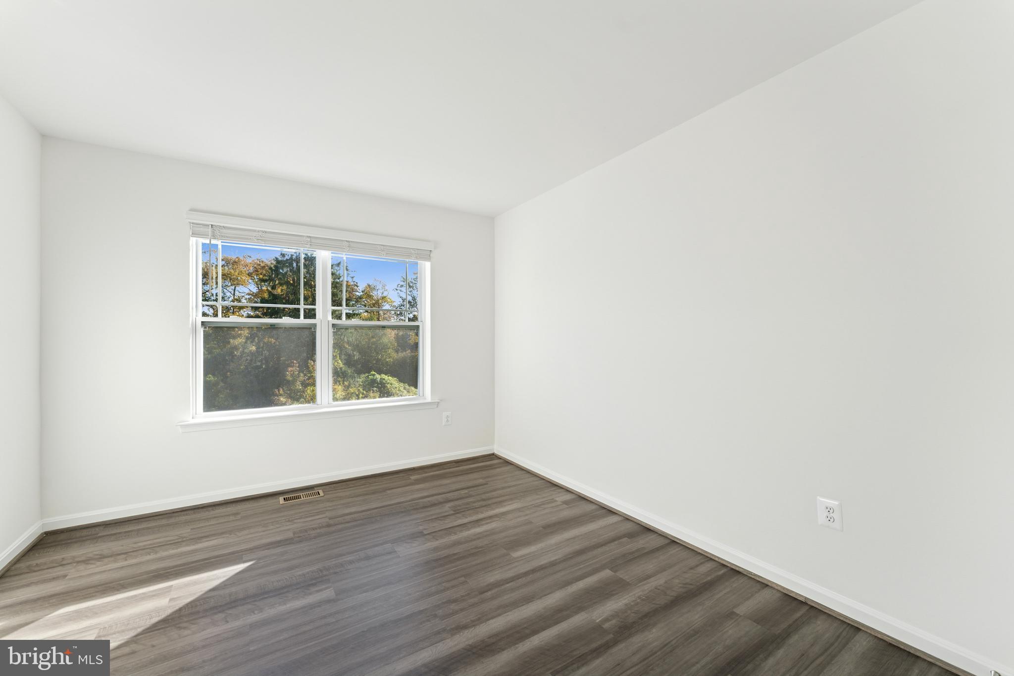 WOLF RUN LANE - Residential