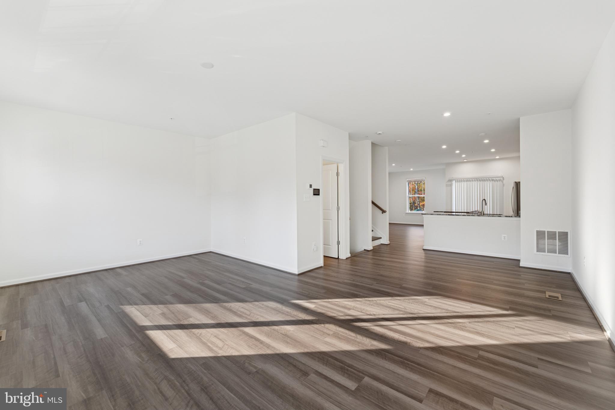 WOLF RUN LANE - Residential