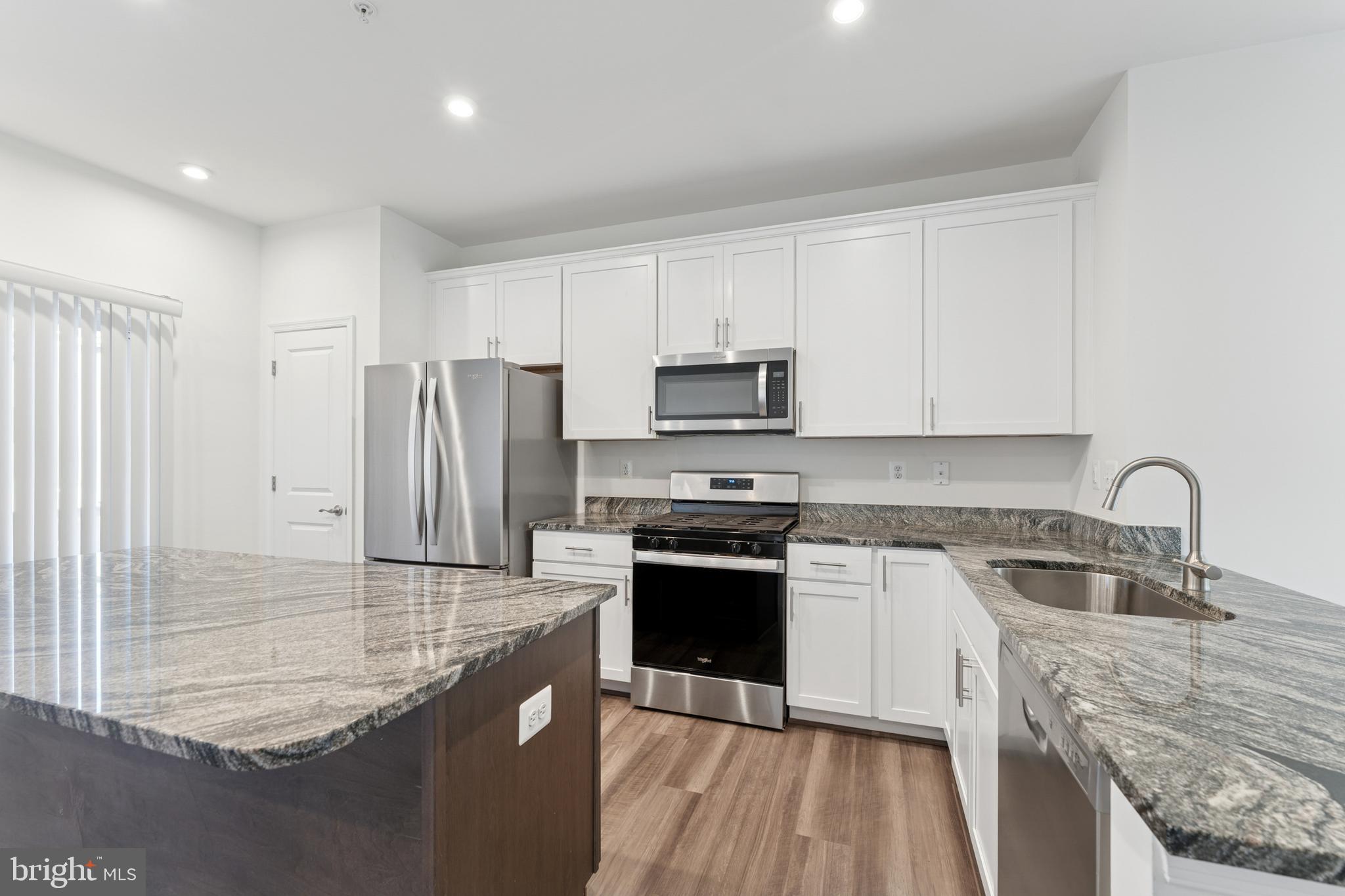 WOLF RUN LANE - Residential