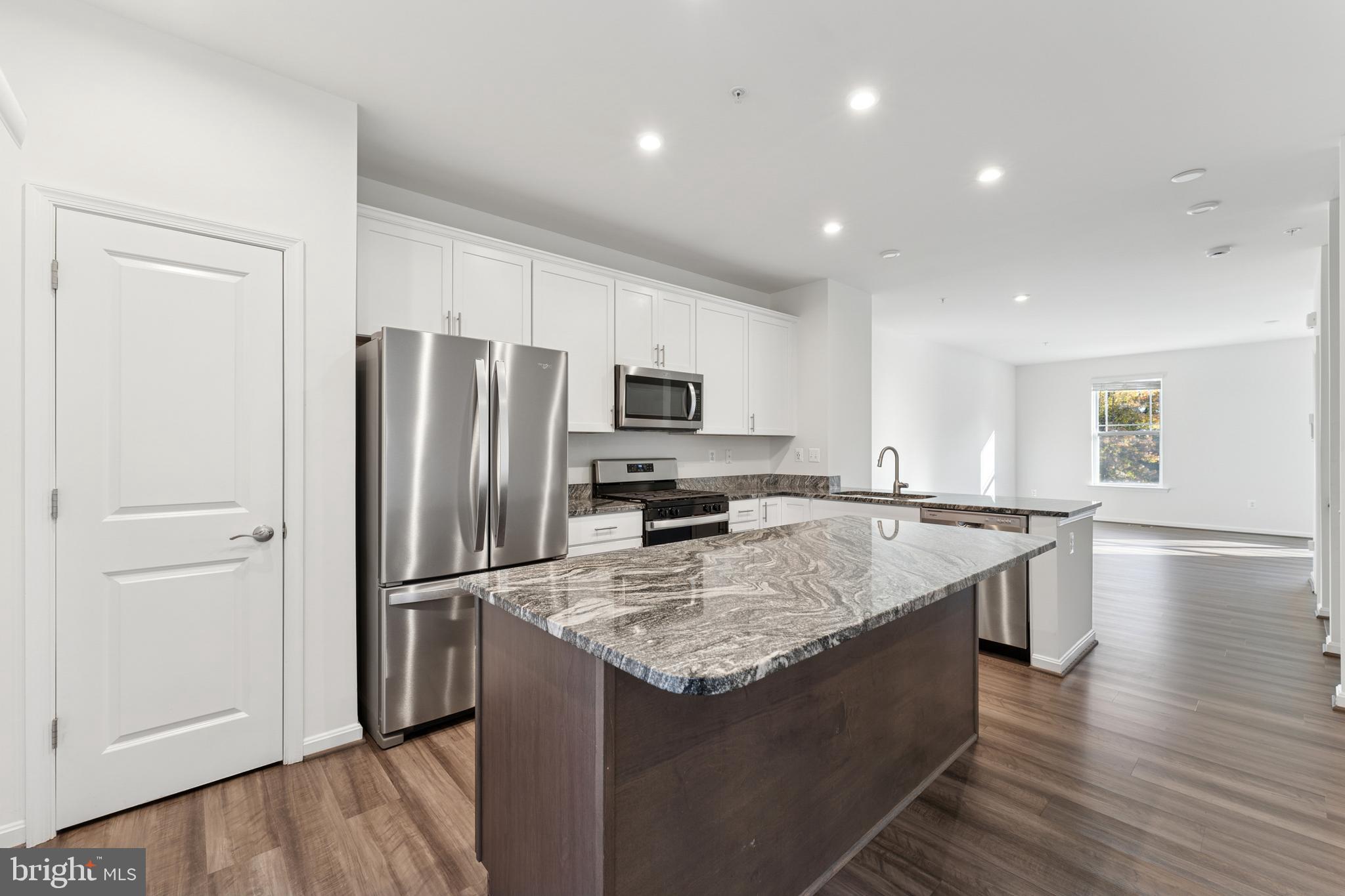 WOLF RUN LANE - Residential