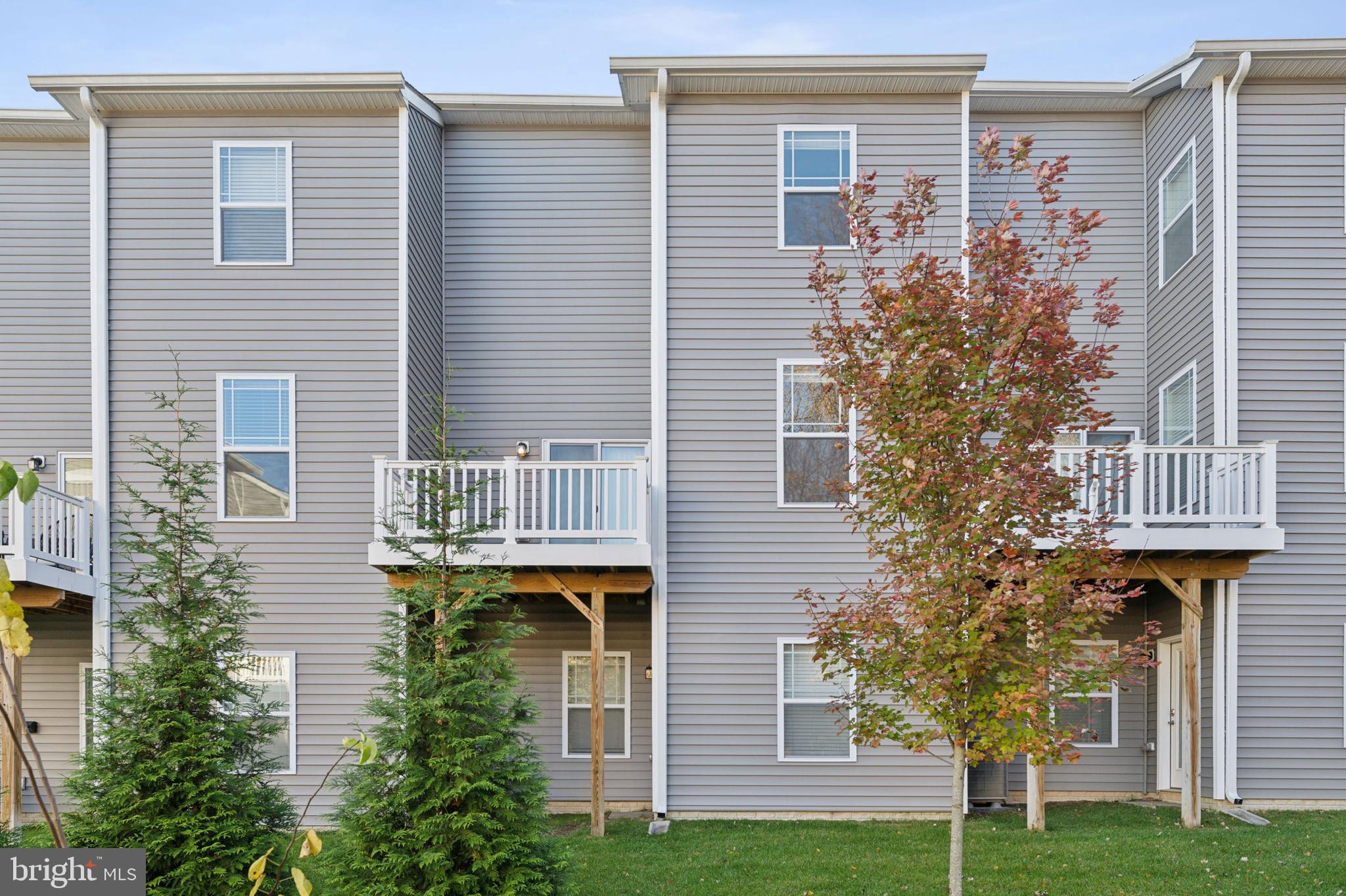 WOLF RUN LANE - Residential