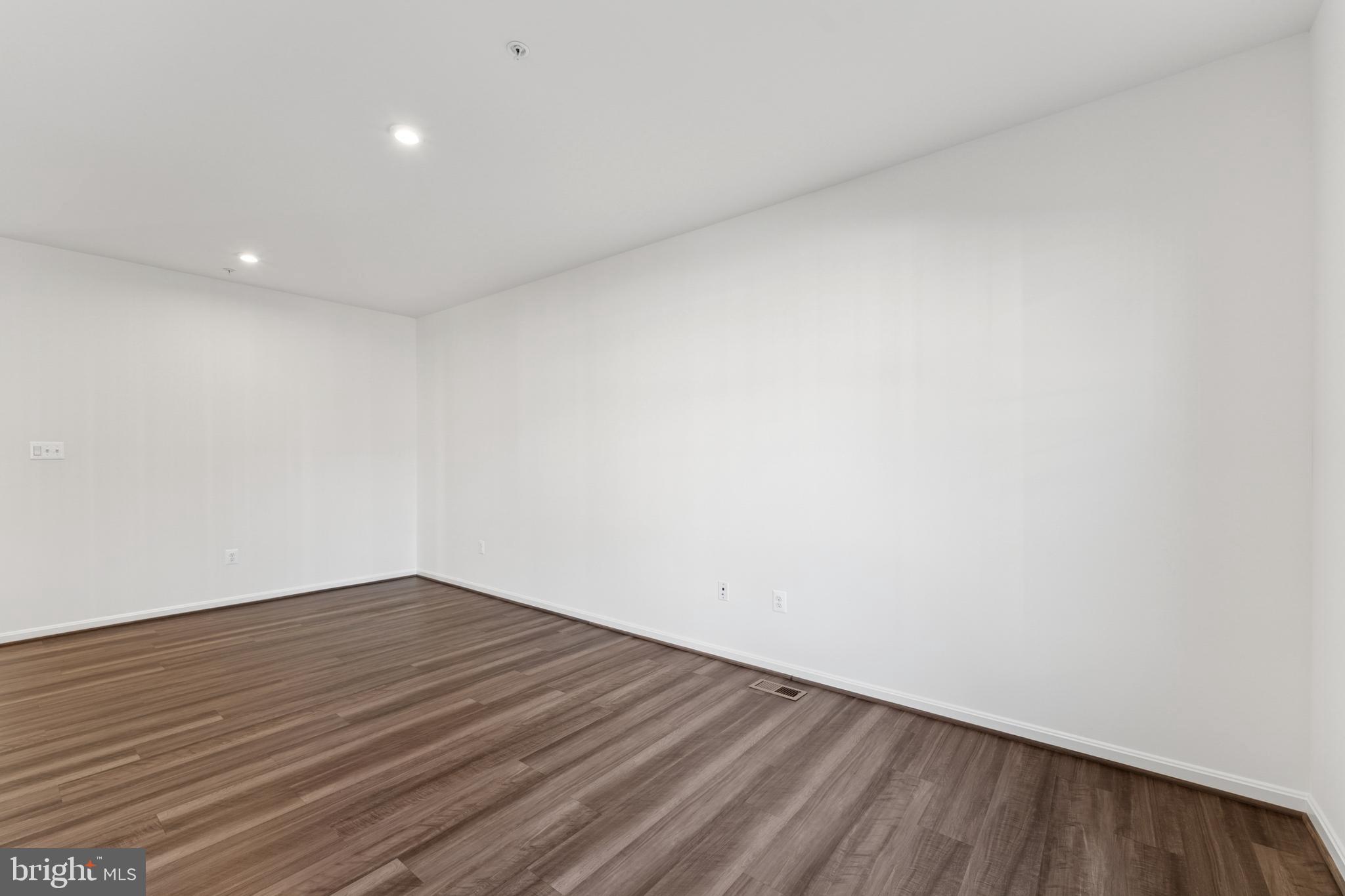 WOLF RUN LANE - Residential