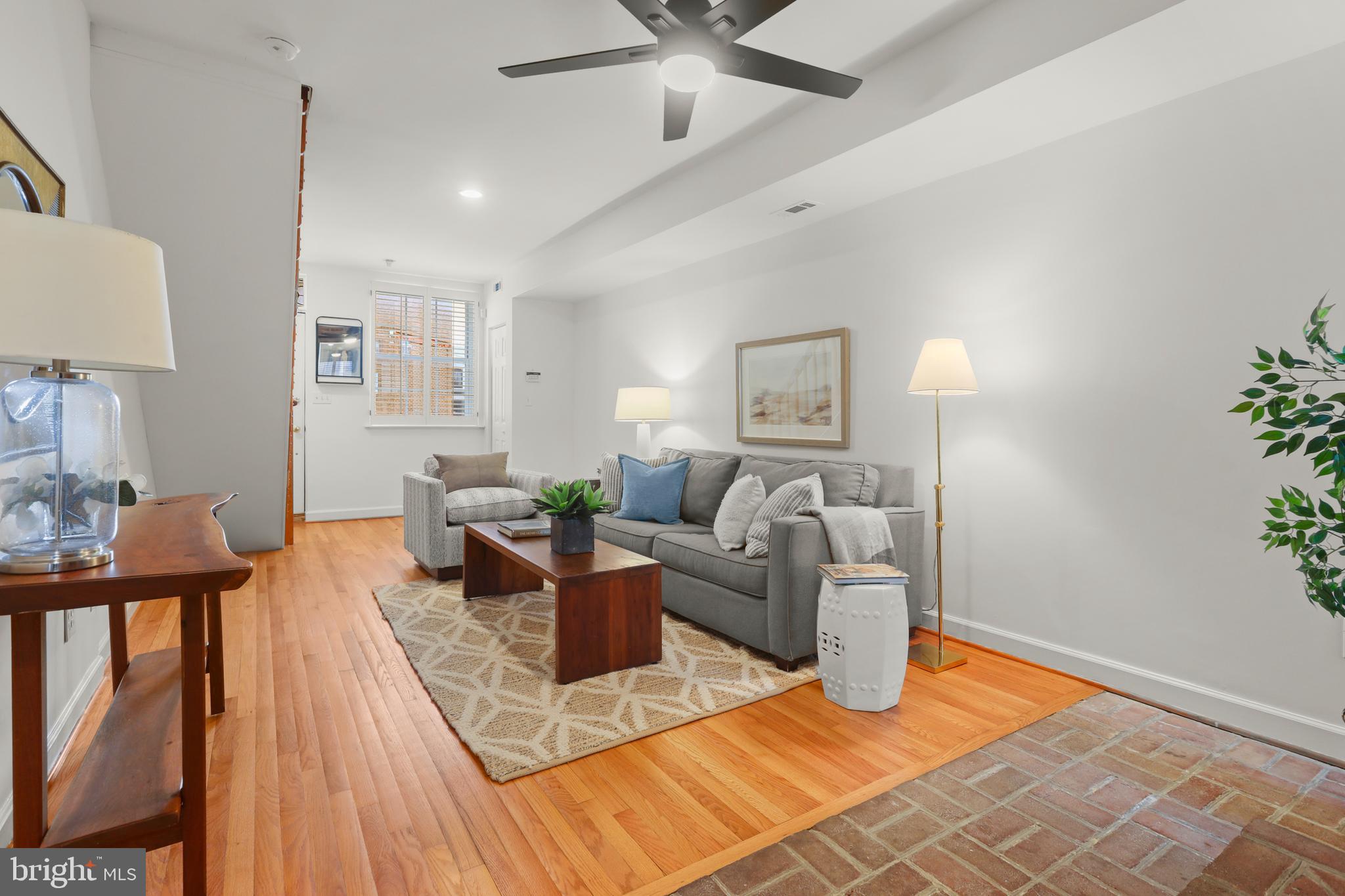 CANTON - Commercial Sale