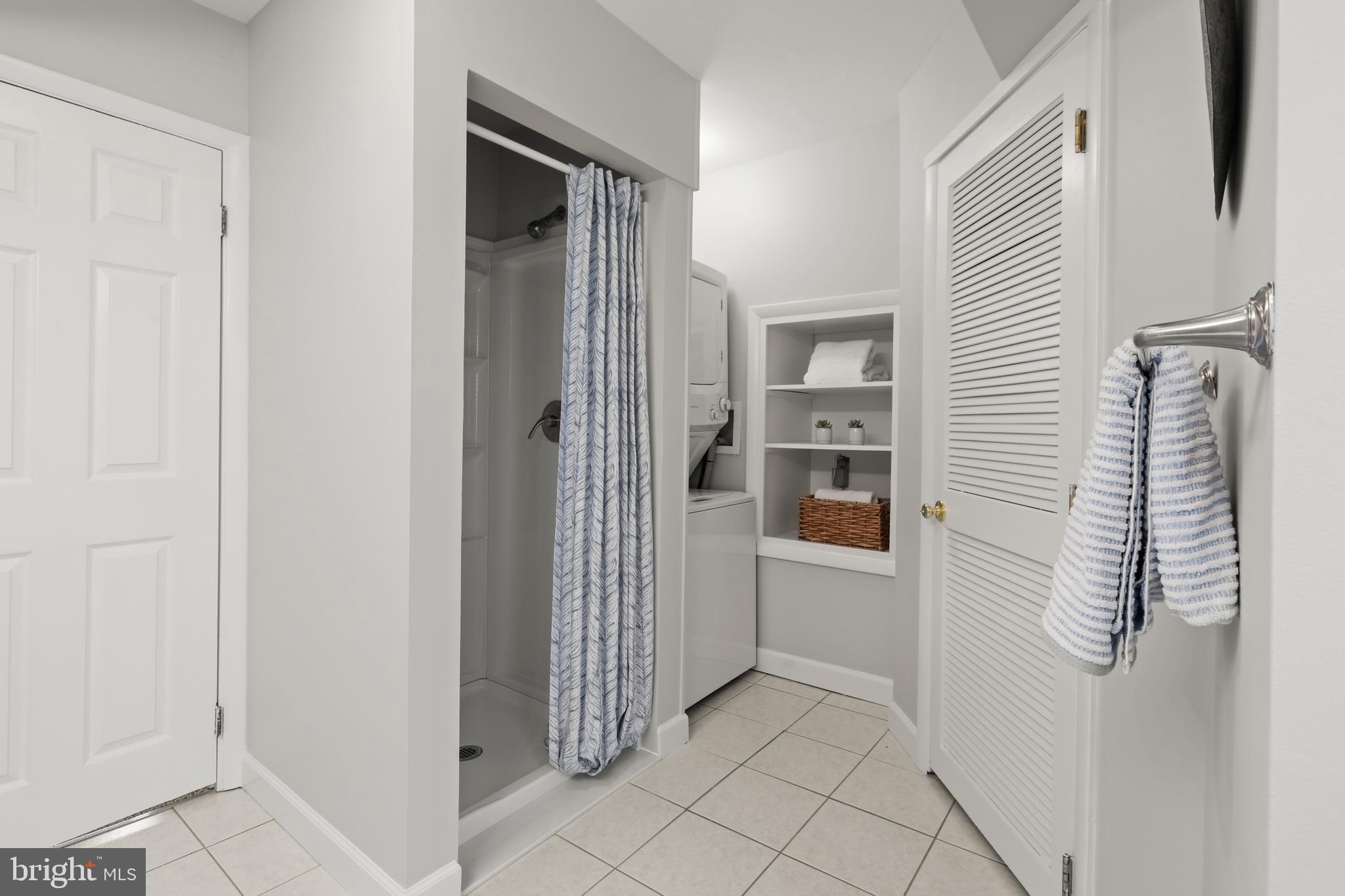 CANTON - Commercial Sale