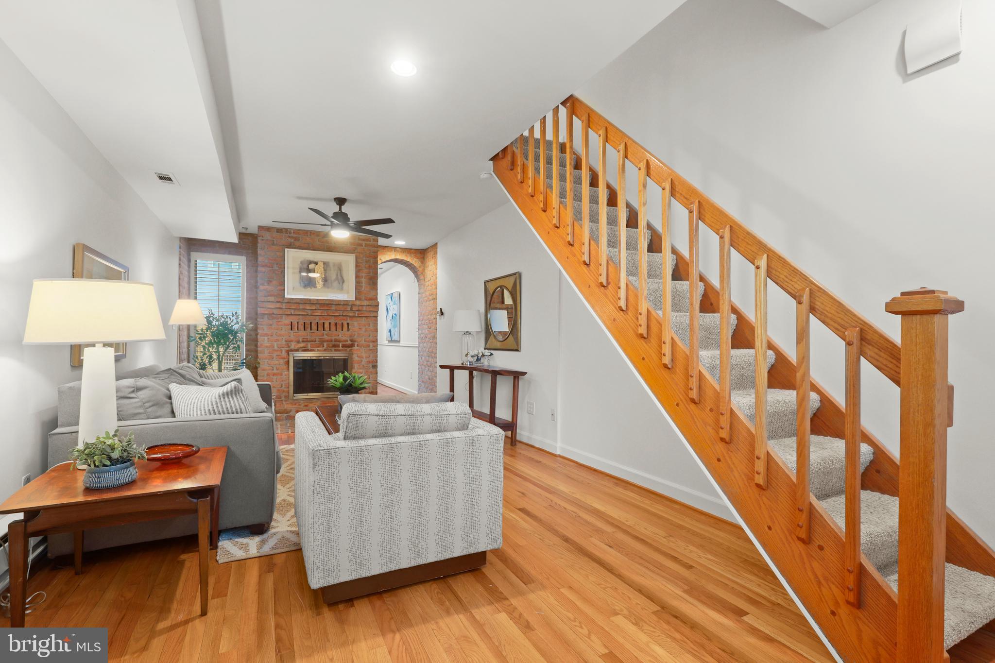 CANTON - Commercial Sale