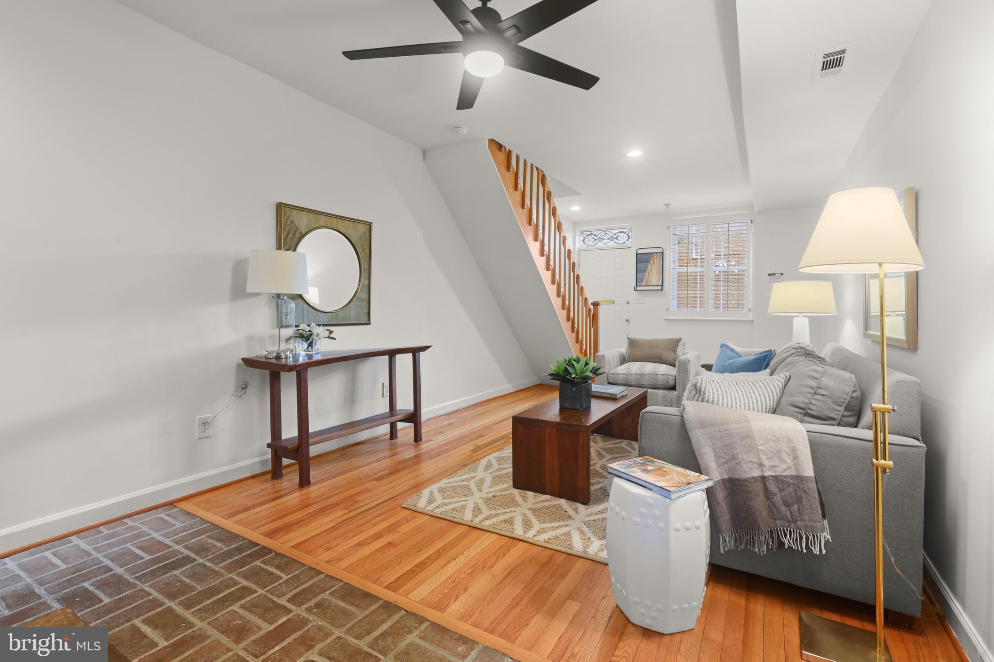 CANTON - Commercial Sale