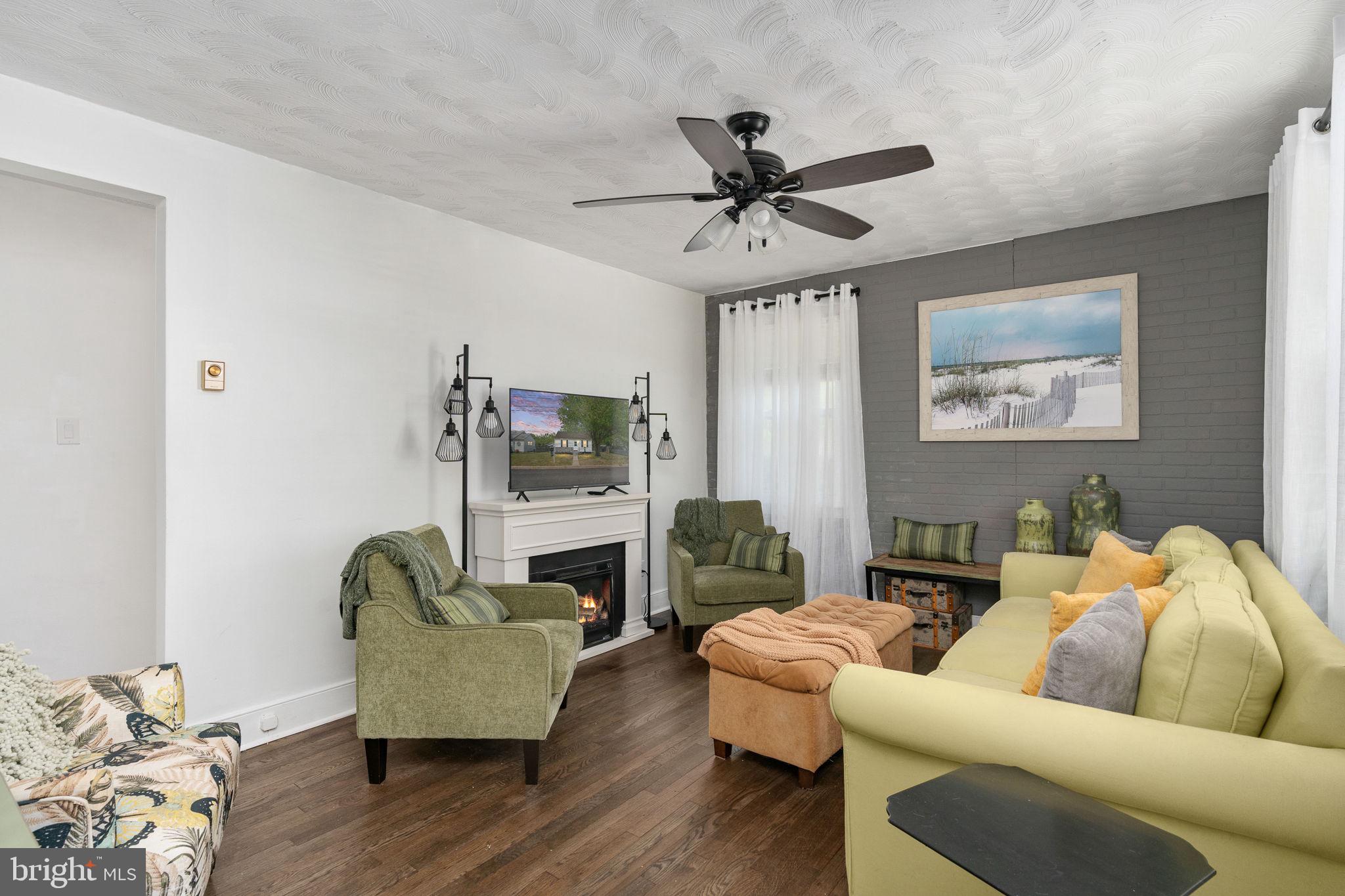 BLUFF POINT - Residential