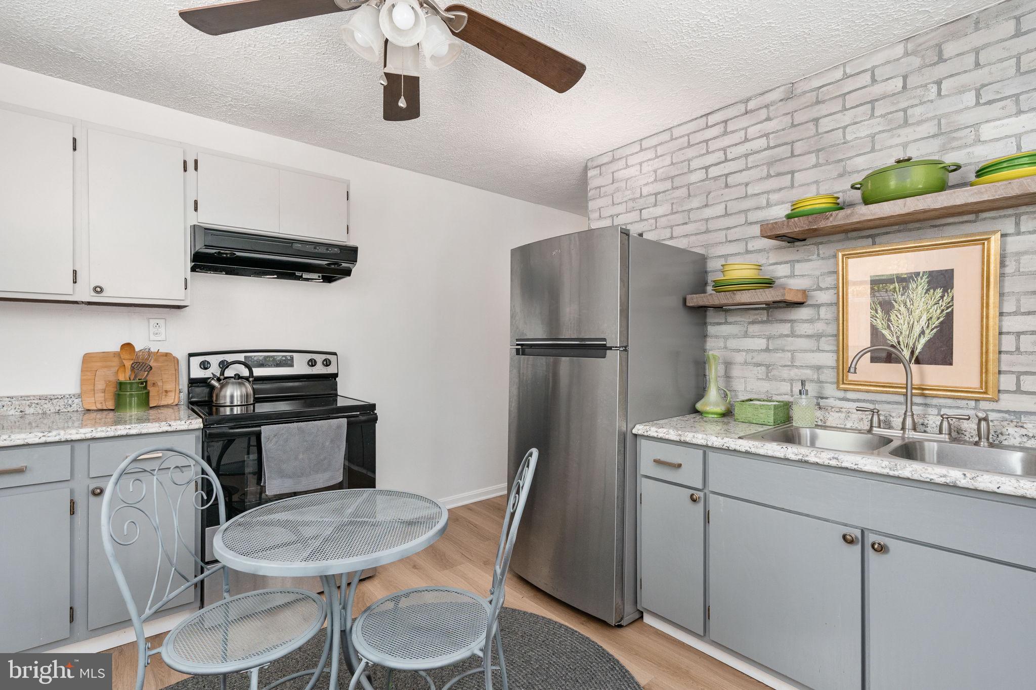 BLUFF POINT - Residential