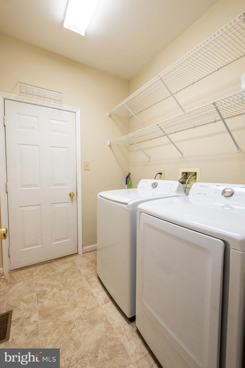 POTOMAC LAKES - Residential