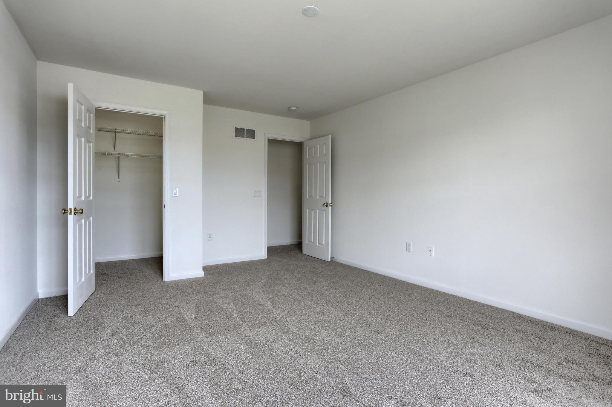OAK HILLS - Residential