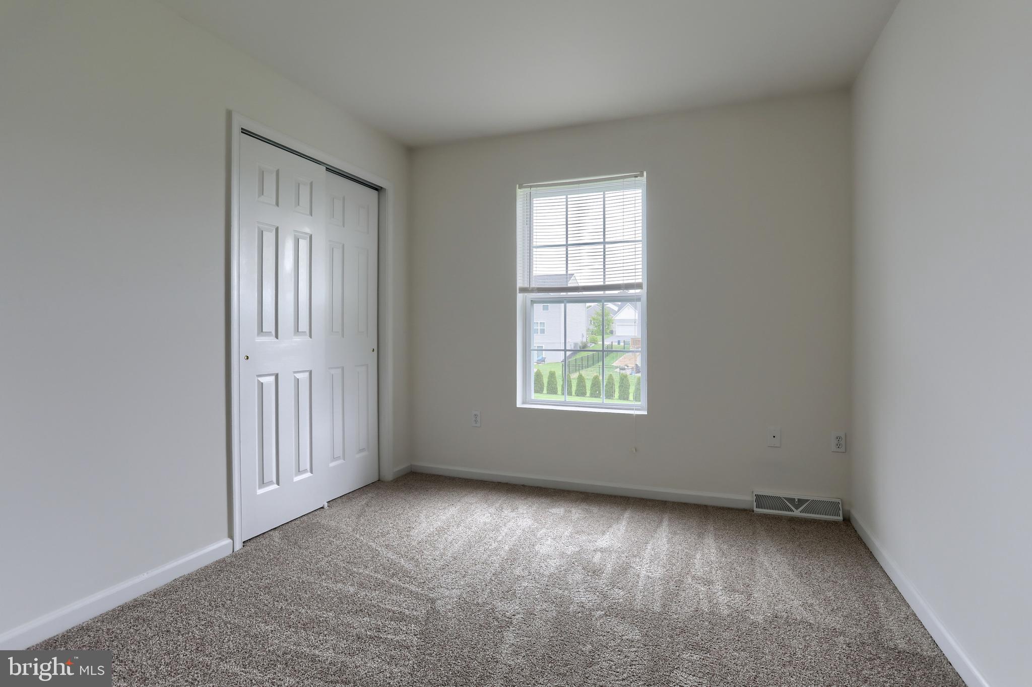 OAK HILLS - Residential