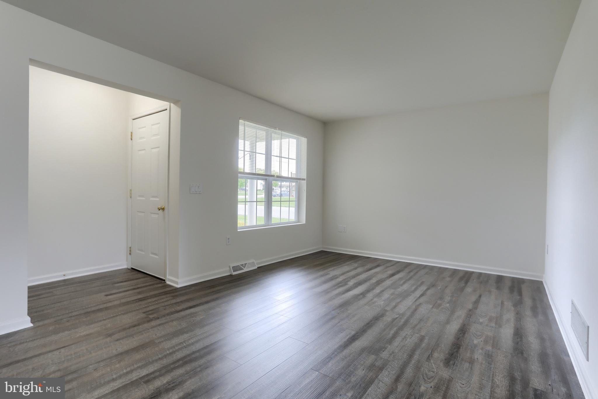 OAK HILLS - Residential