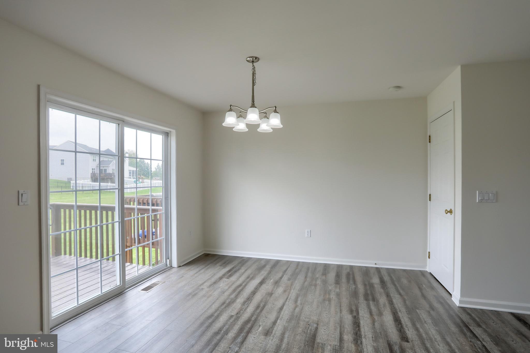 OAK HILLS - Residential