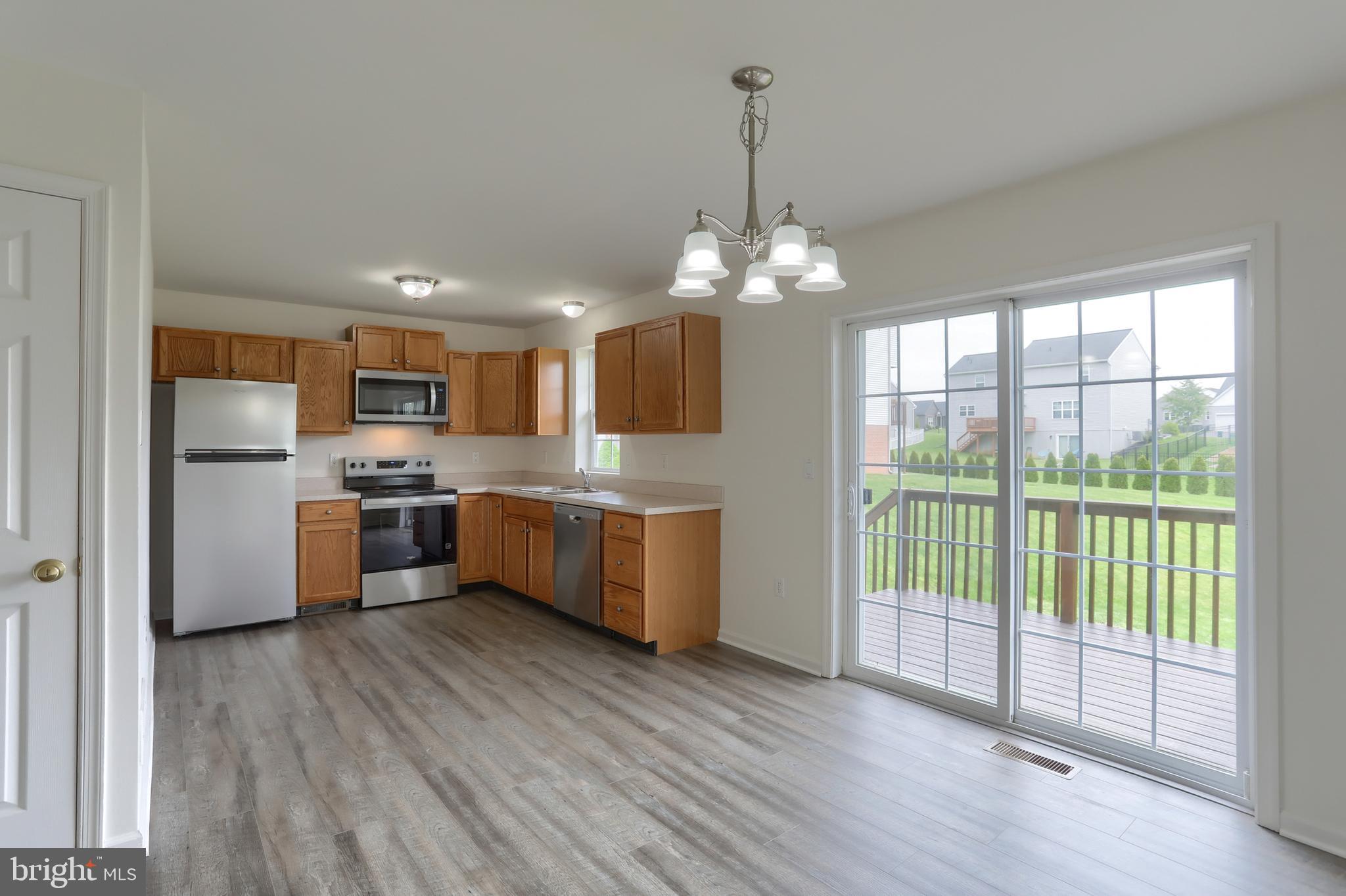 OAK HILLS - Residential