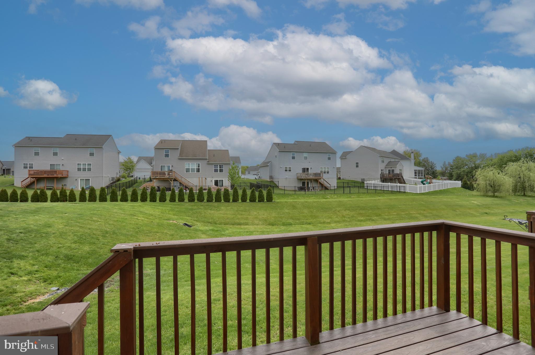 OAK HILLS - Residential