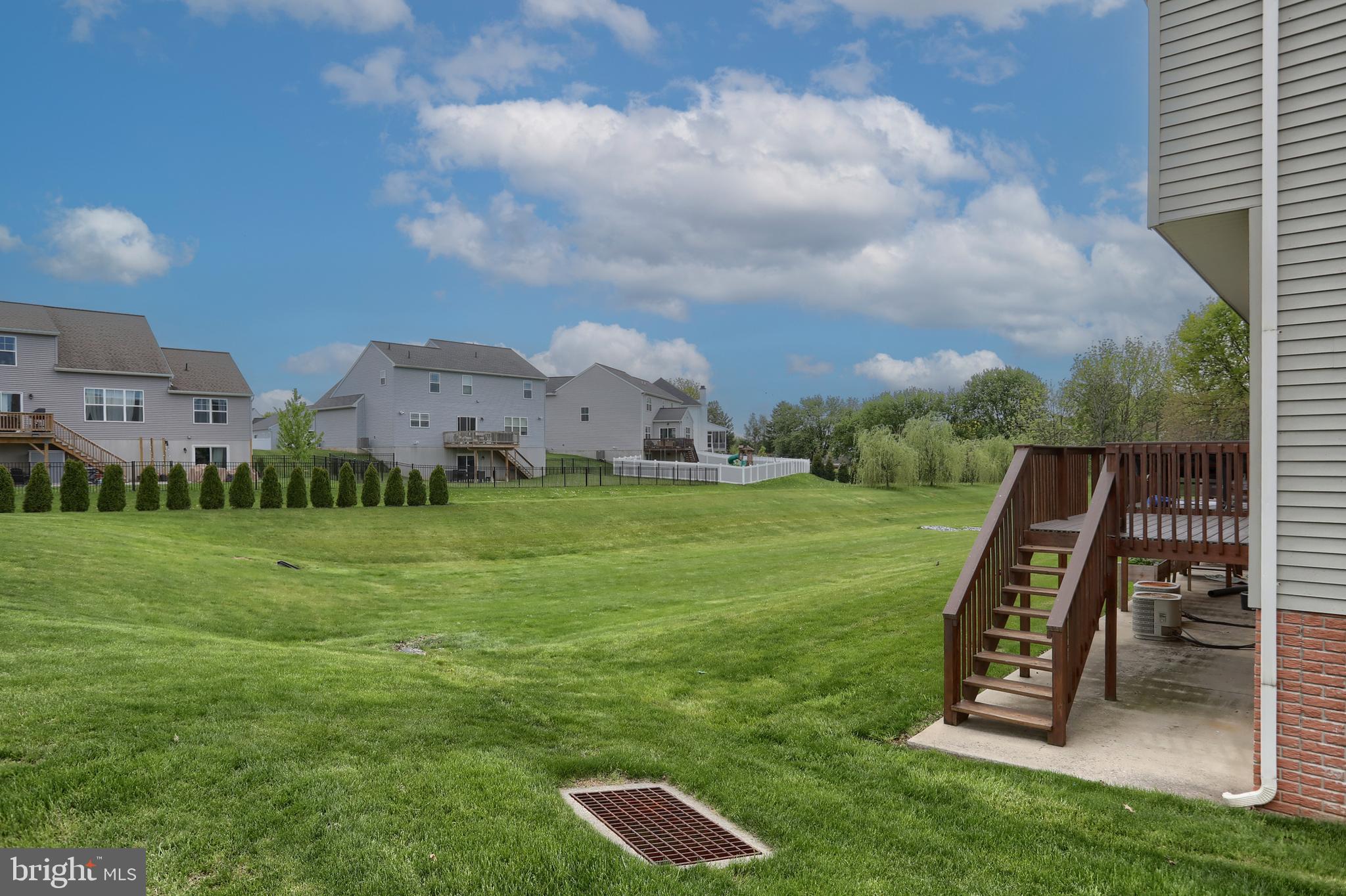 OAK HILLS - Residential
