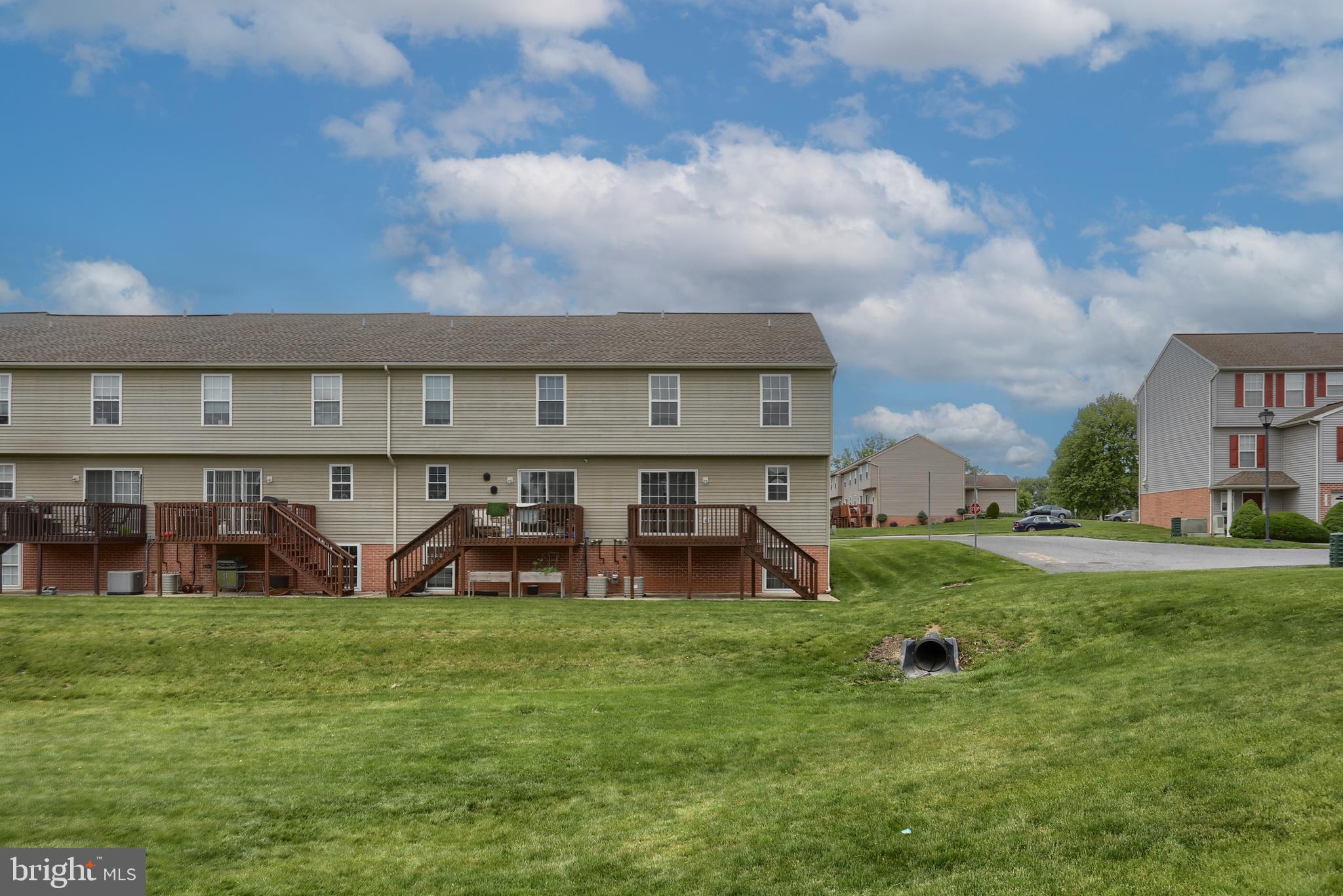 OAK HILLS - Residential
