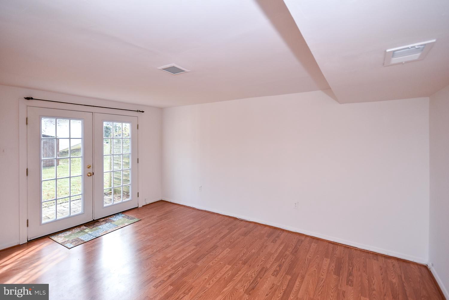 CROFTON MEADOWS - Residential Lease