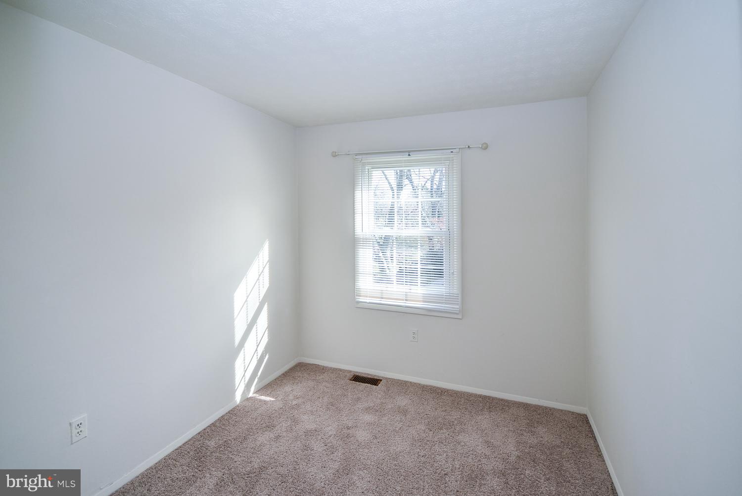 CROFTON MEADOWS - Residential Lease