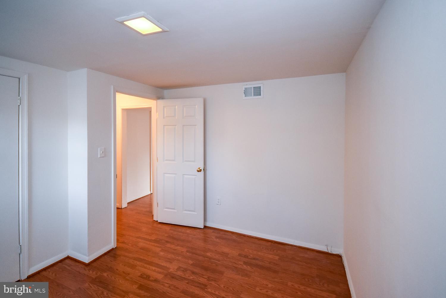 CROFTON MEADOWS - Residential Lease