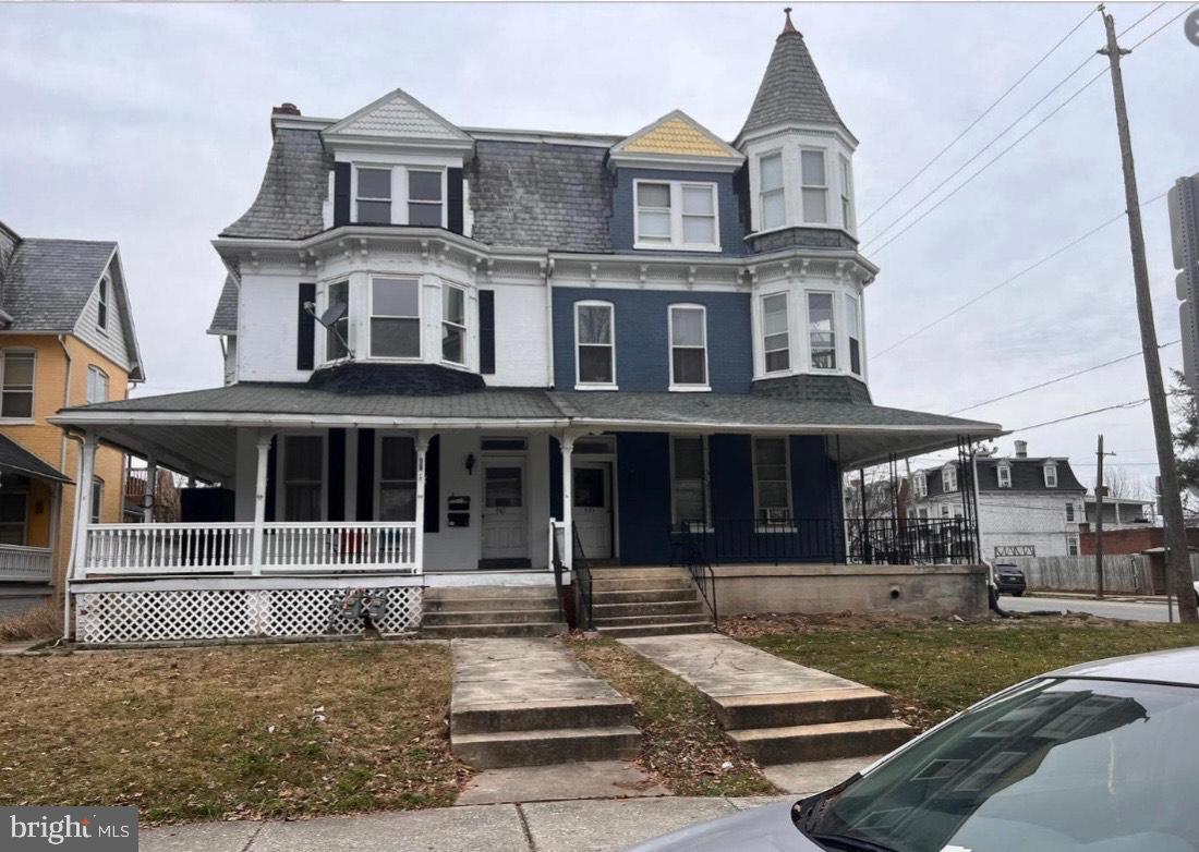 Requirements Income of 3x rent gross unless using assistance program. No evictions or Repos
Open House on Thursday 7/24, 5-5:30pm and Saturday 7/26, 12-12:30pm sharp.
1 month worth of paystubs and/or assistance program - Photo ID - Completed Application