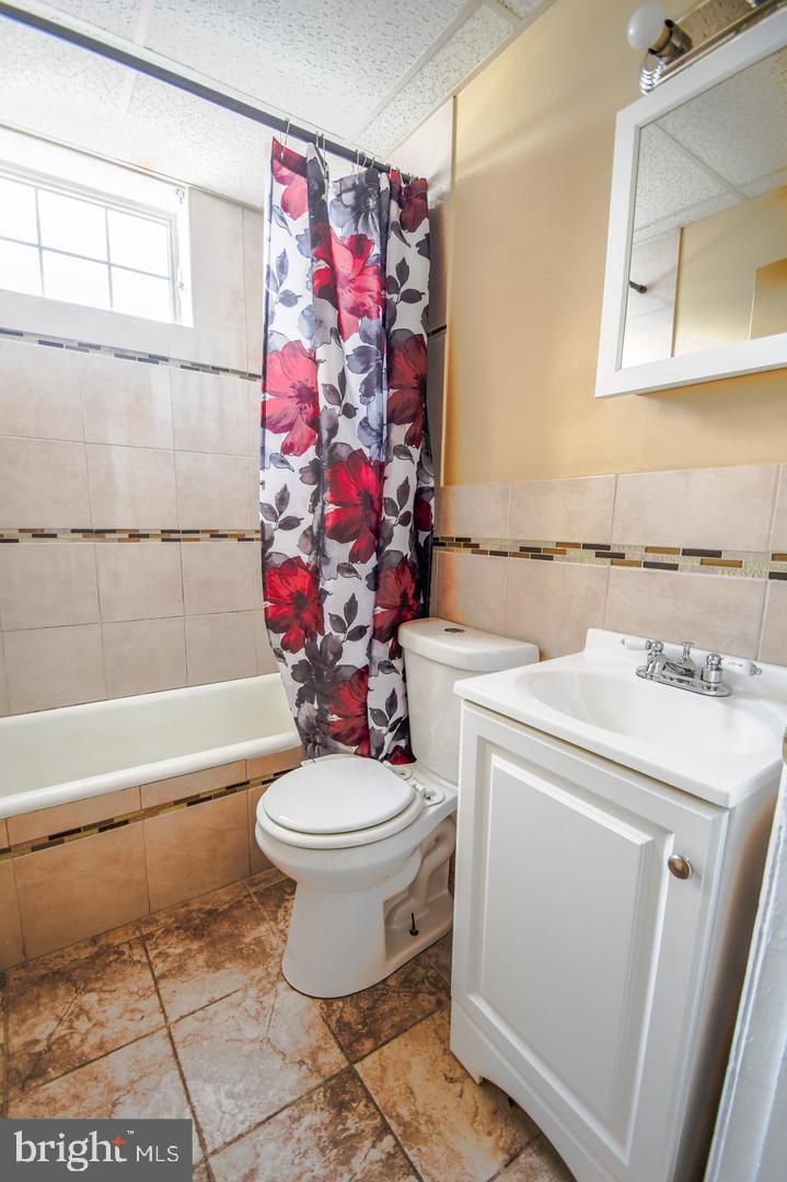 WEST OAK LANE - Residential