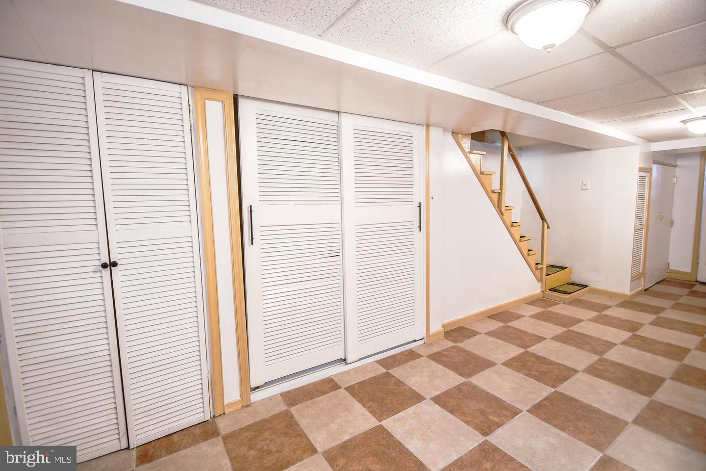 WEST OAK LANE - Residential