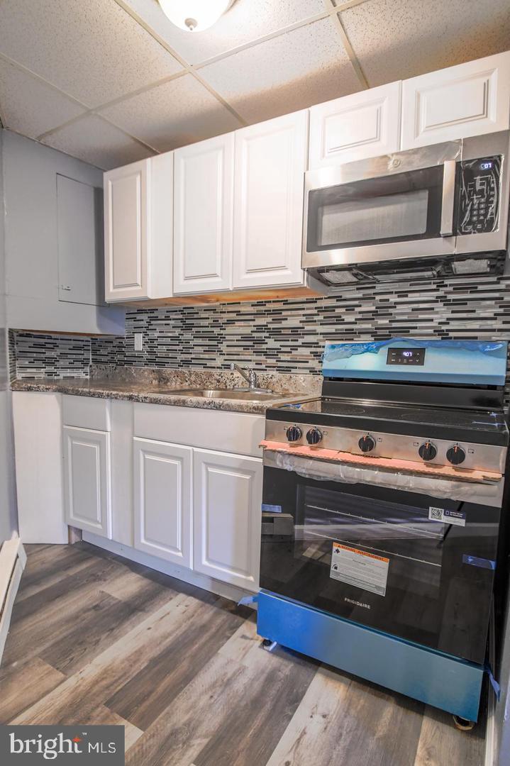 WEST OAK LANE - Residential