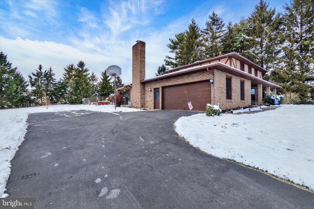 Photo of 2350 Sutton Road, YORK, PA 17403 (MLS # PAYK2095156)