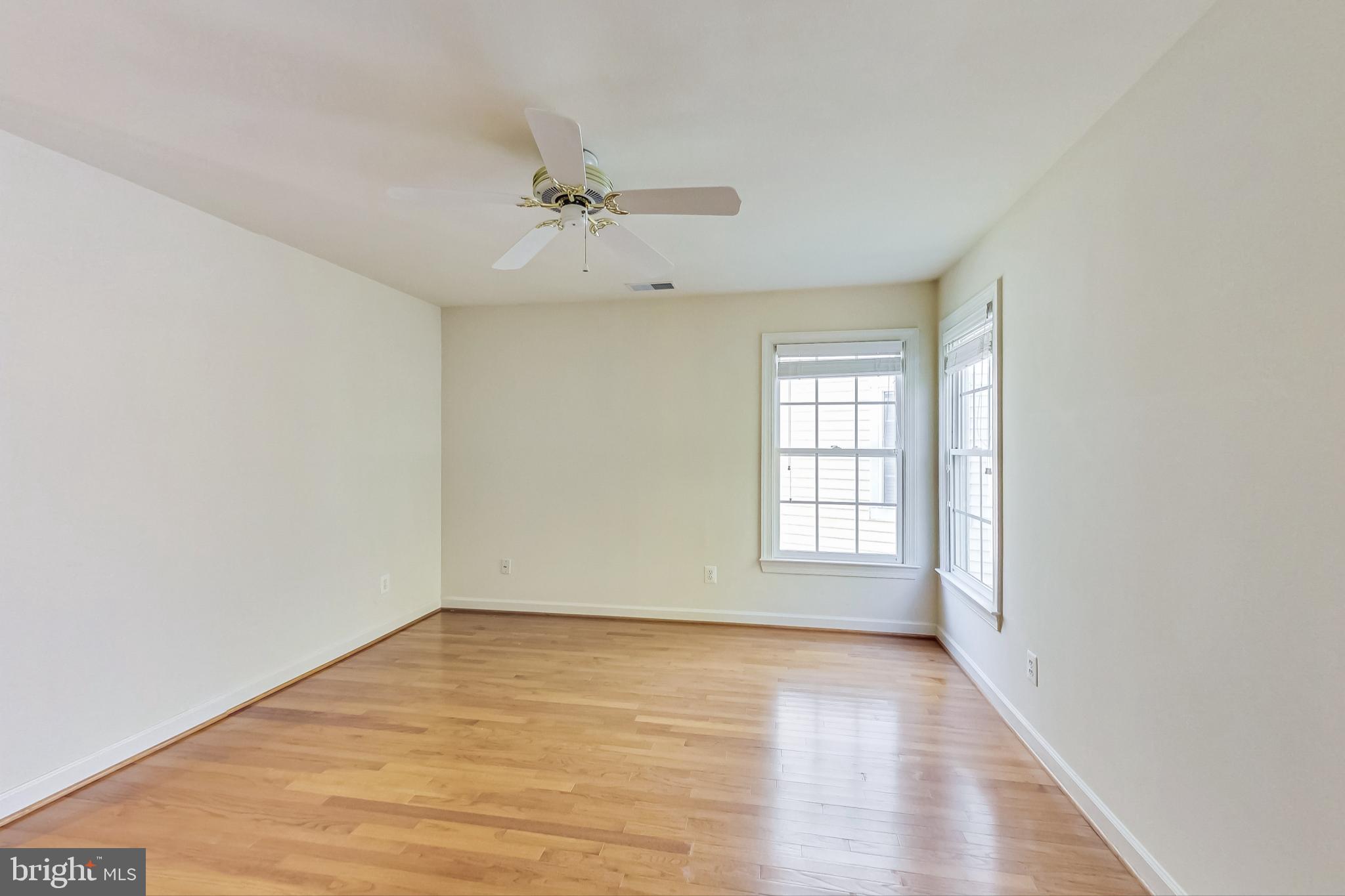 KING FARM BAILEYS COMMON - Residential Lease