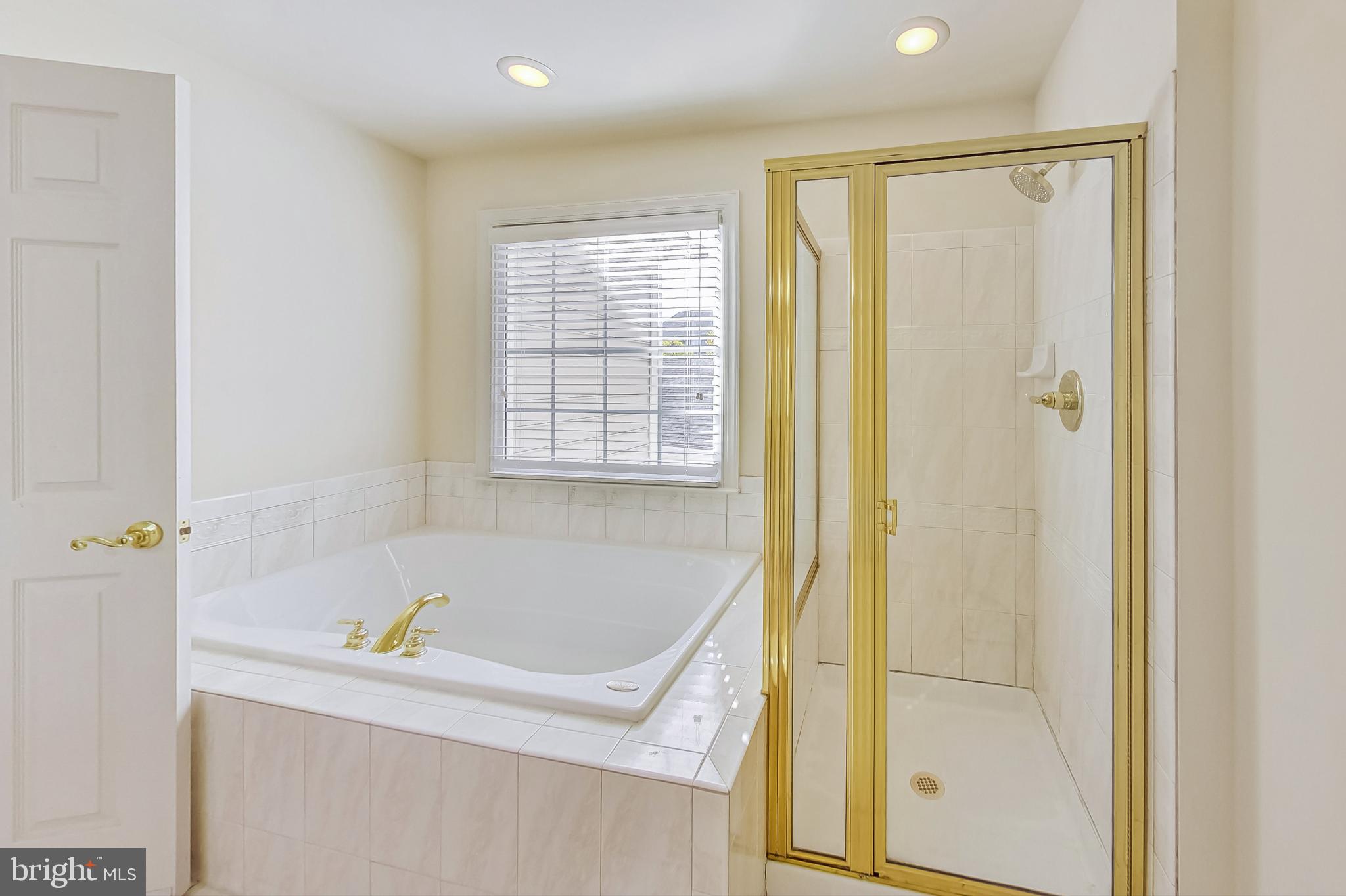 KING FARM BAILEYS COMMON - Residential Lease