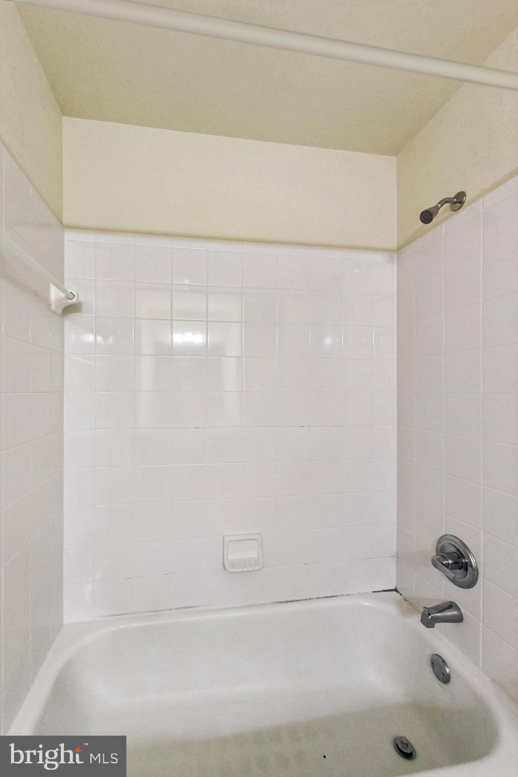 KING FARM BAILEYS COMMON - Residential Lease