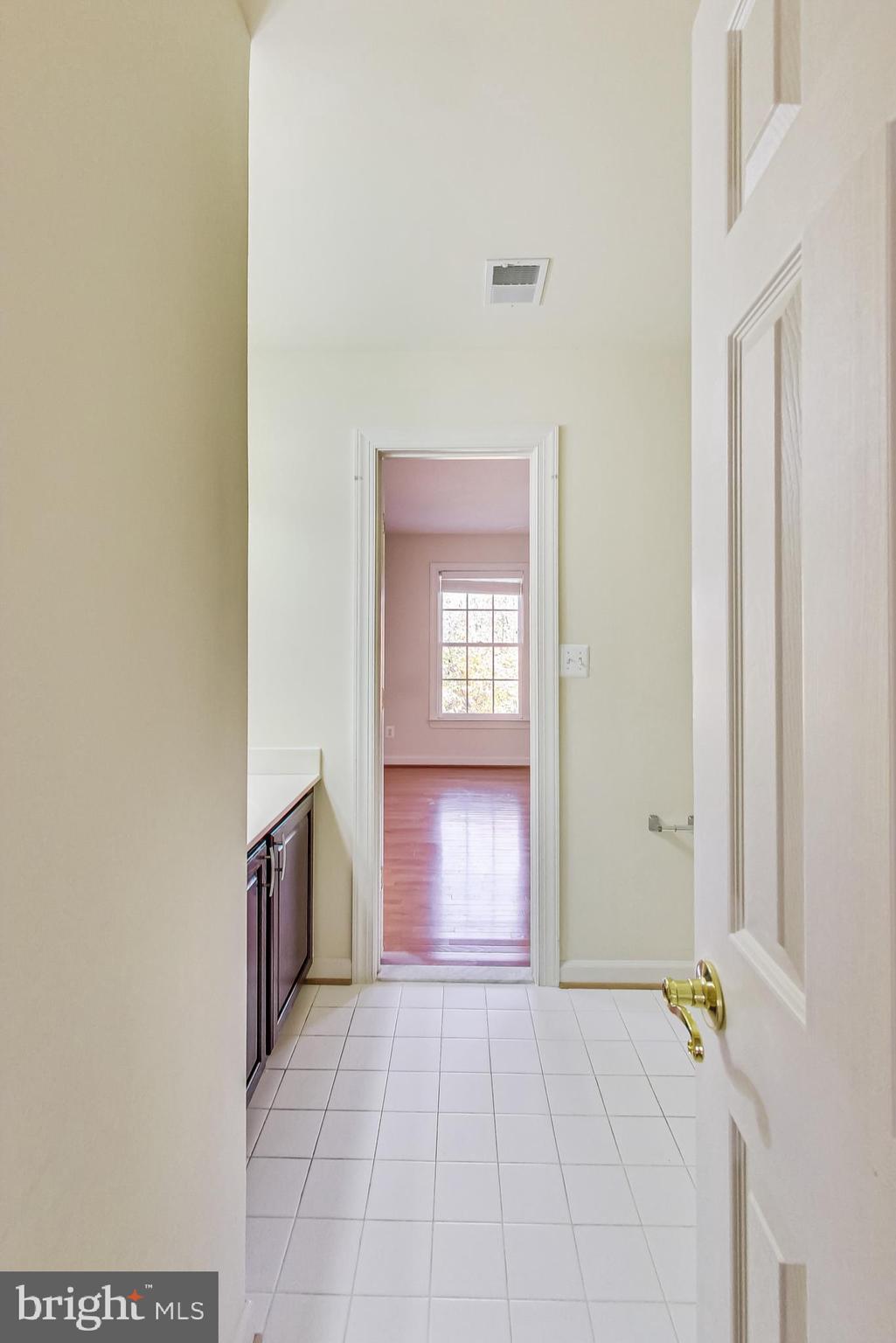 KING FARM BAILEYS COMMON - Residential Lease