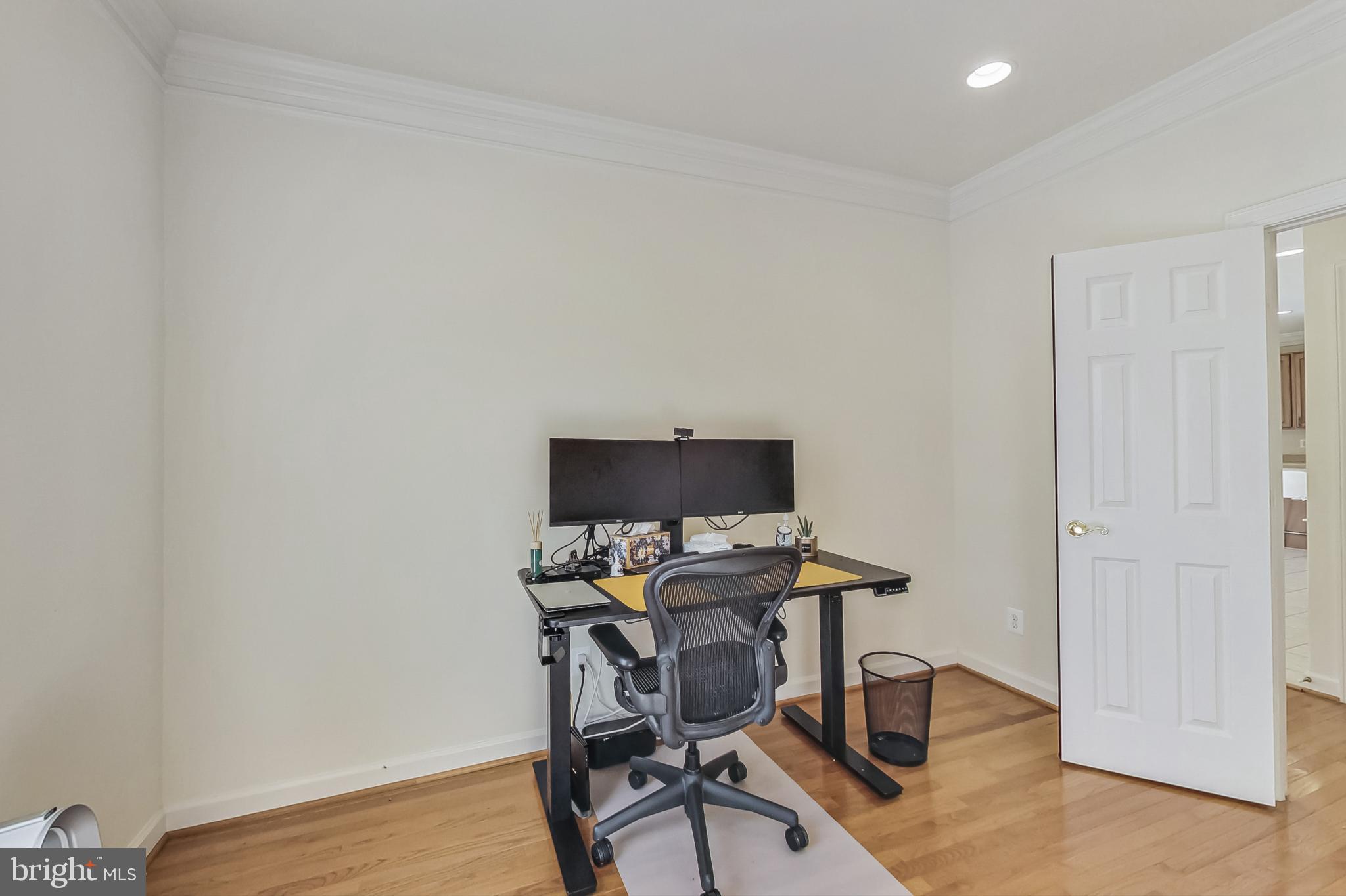 KING FARM BAILEYS COMMON - Residential Lease