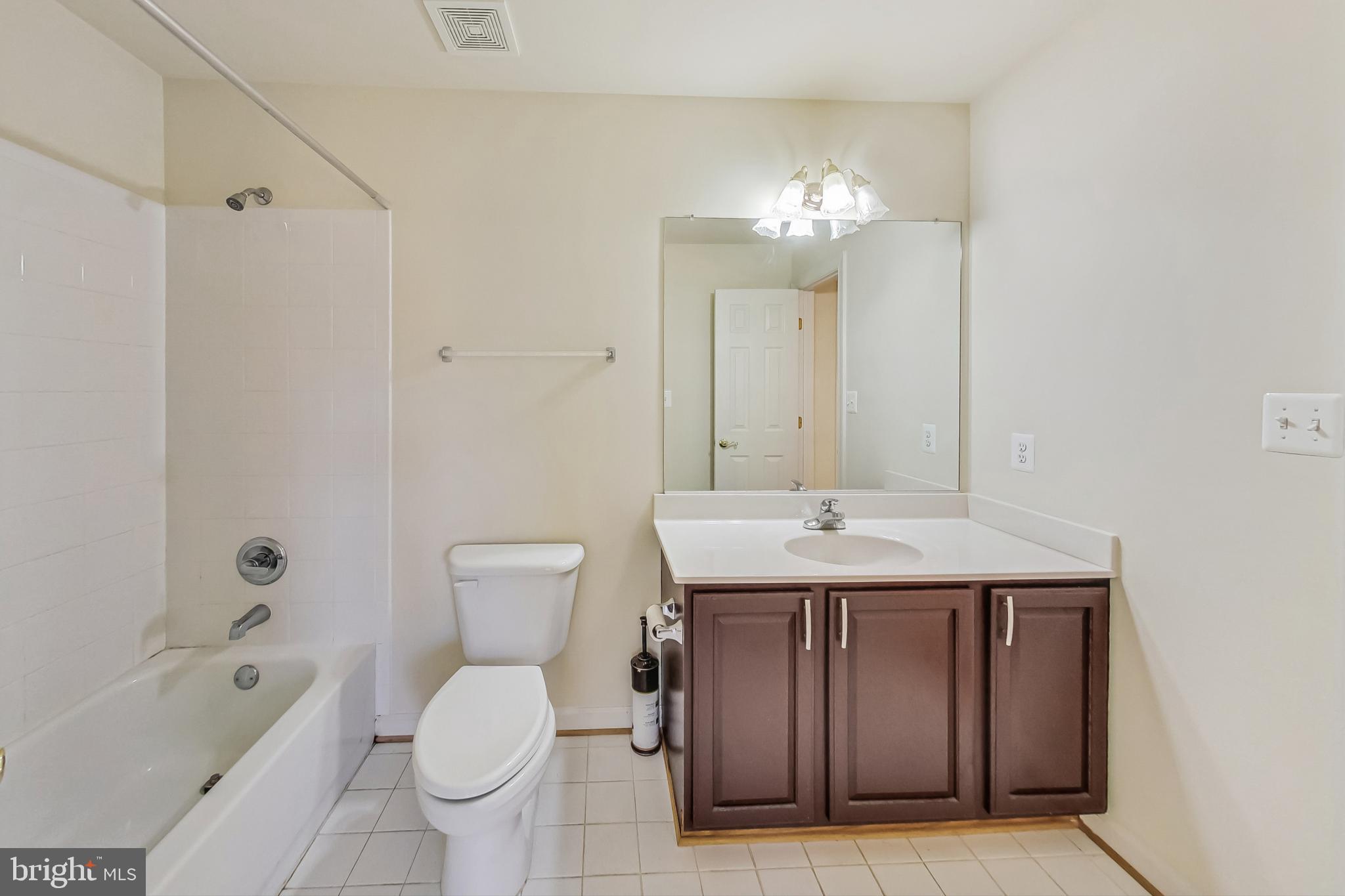 KING FARM BAILEYS COMMON - Residential Lease