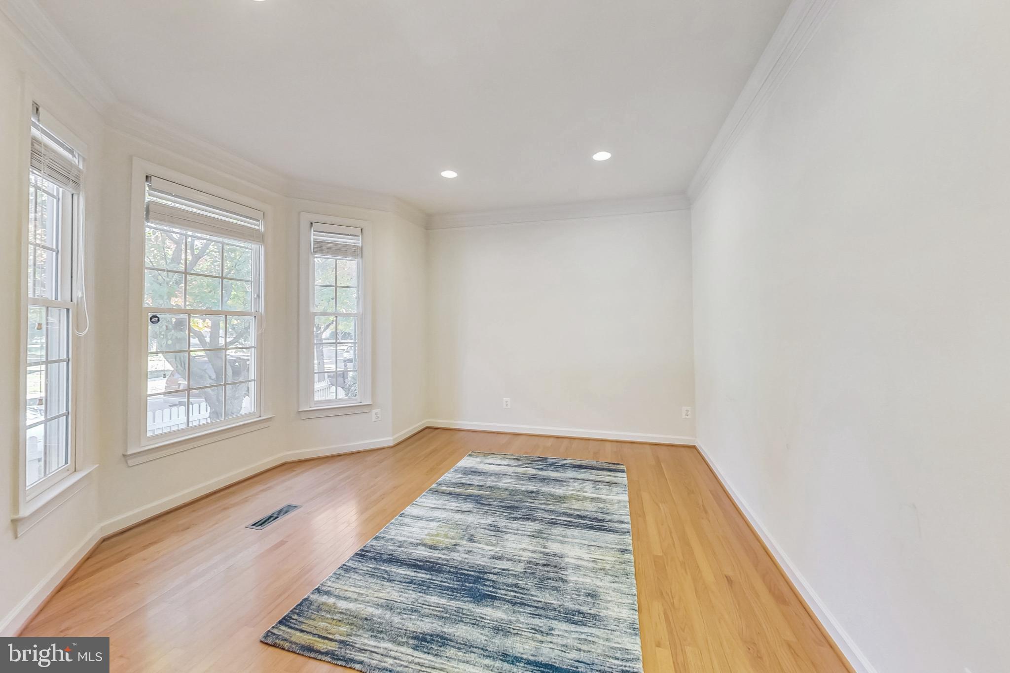 KING FARM BAILEYS COMMON - Residential Lease