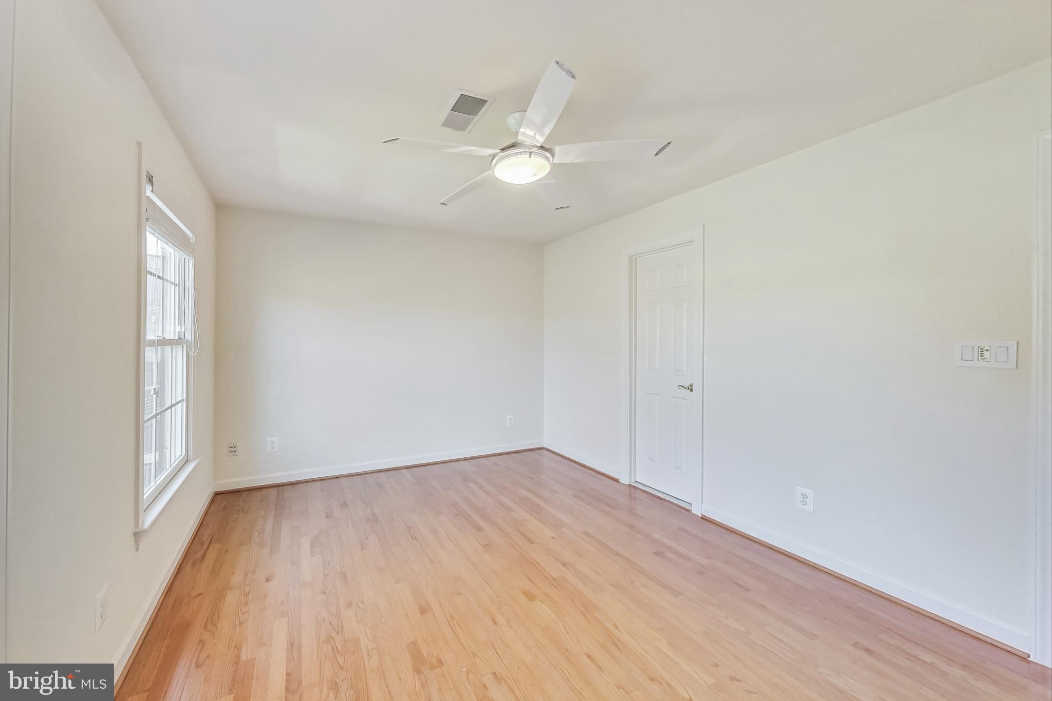 KING FARM BAILEYS COMMON - Residential Lease