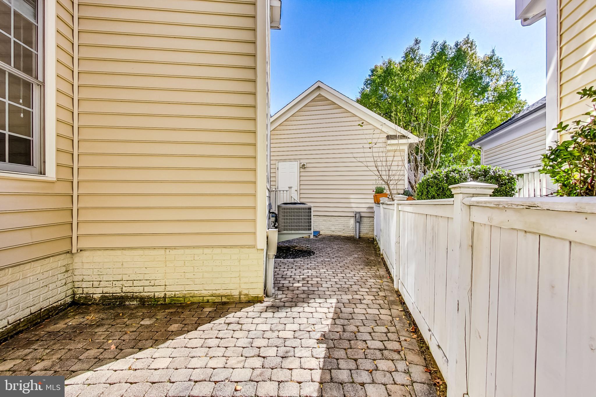 KING FARM BAILEYS COMMON - Residential Lease