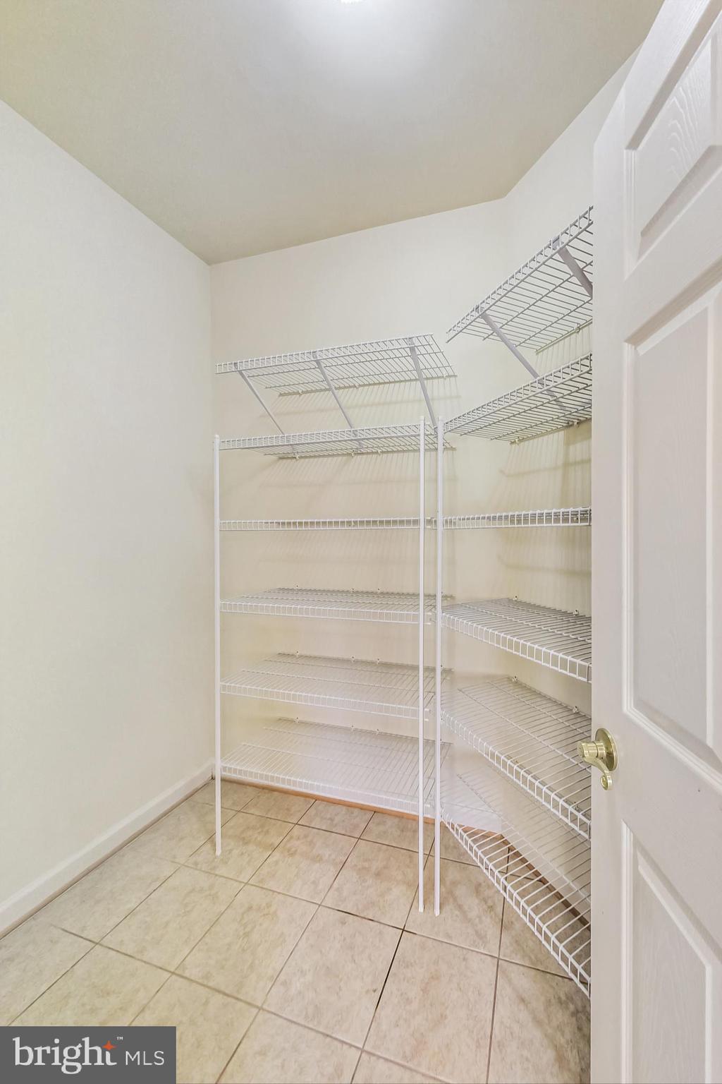 KING FARM BAILEYS COMMON - Residential Lease