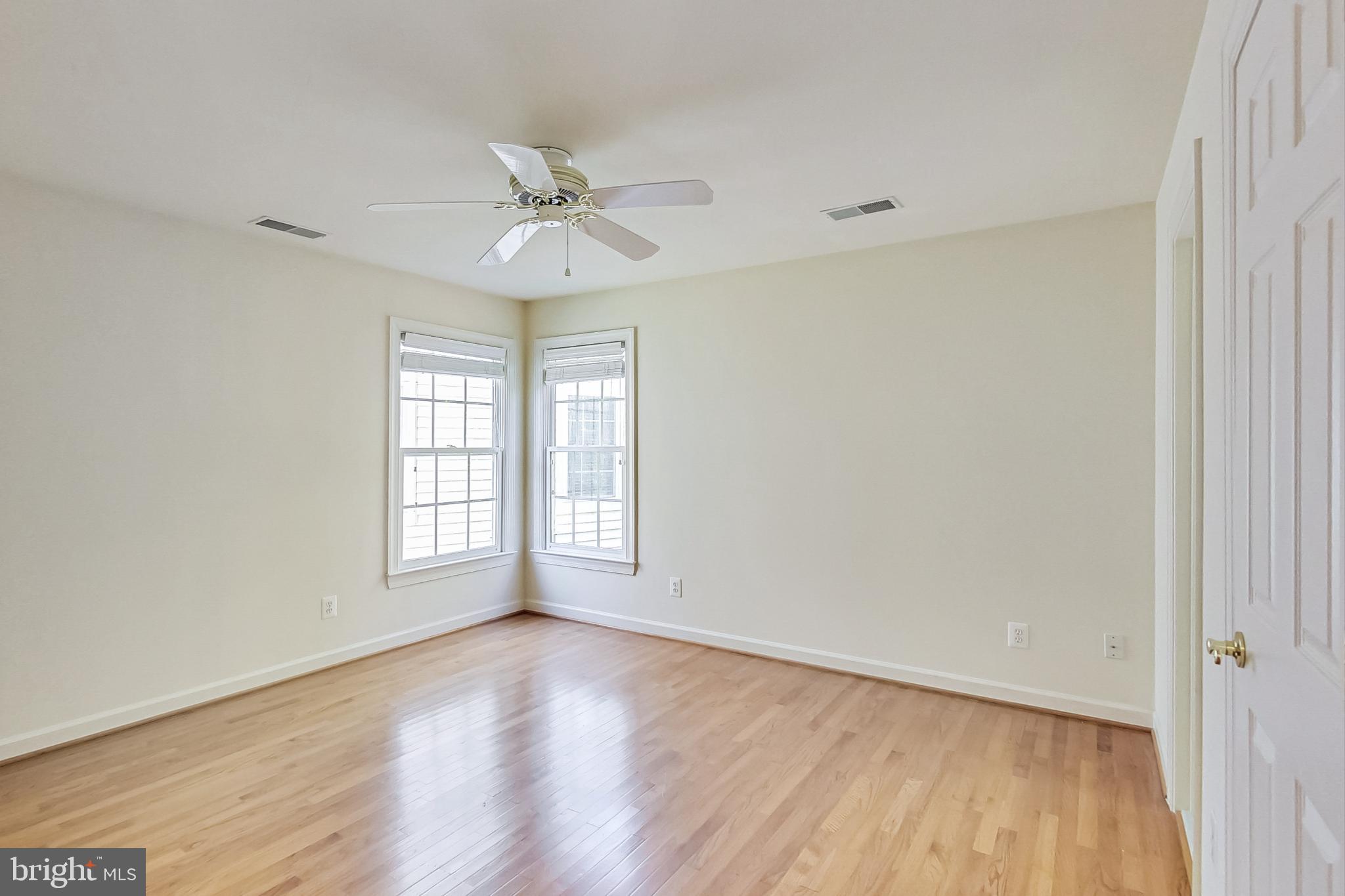 KING FARM BAILEYS COMMON - Residential Lease