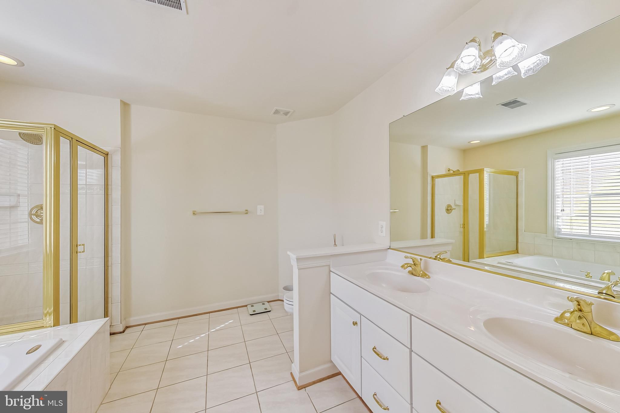 KING FARM BAILEYS COMMON - Residential Lease