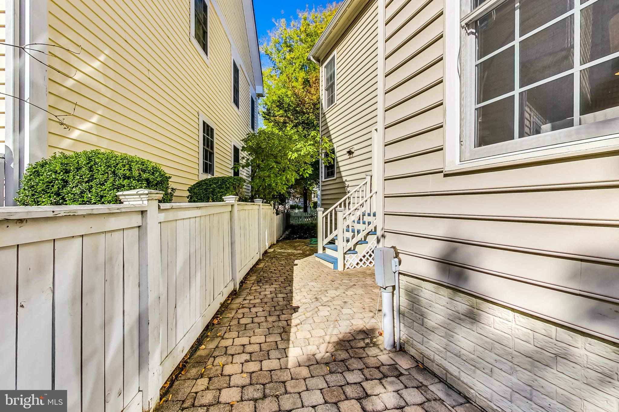 KING FARM BAILEYS COMMON - Residential Lease