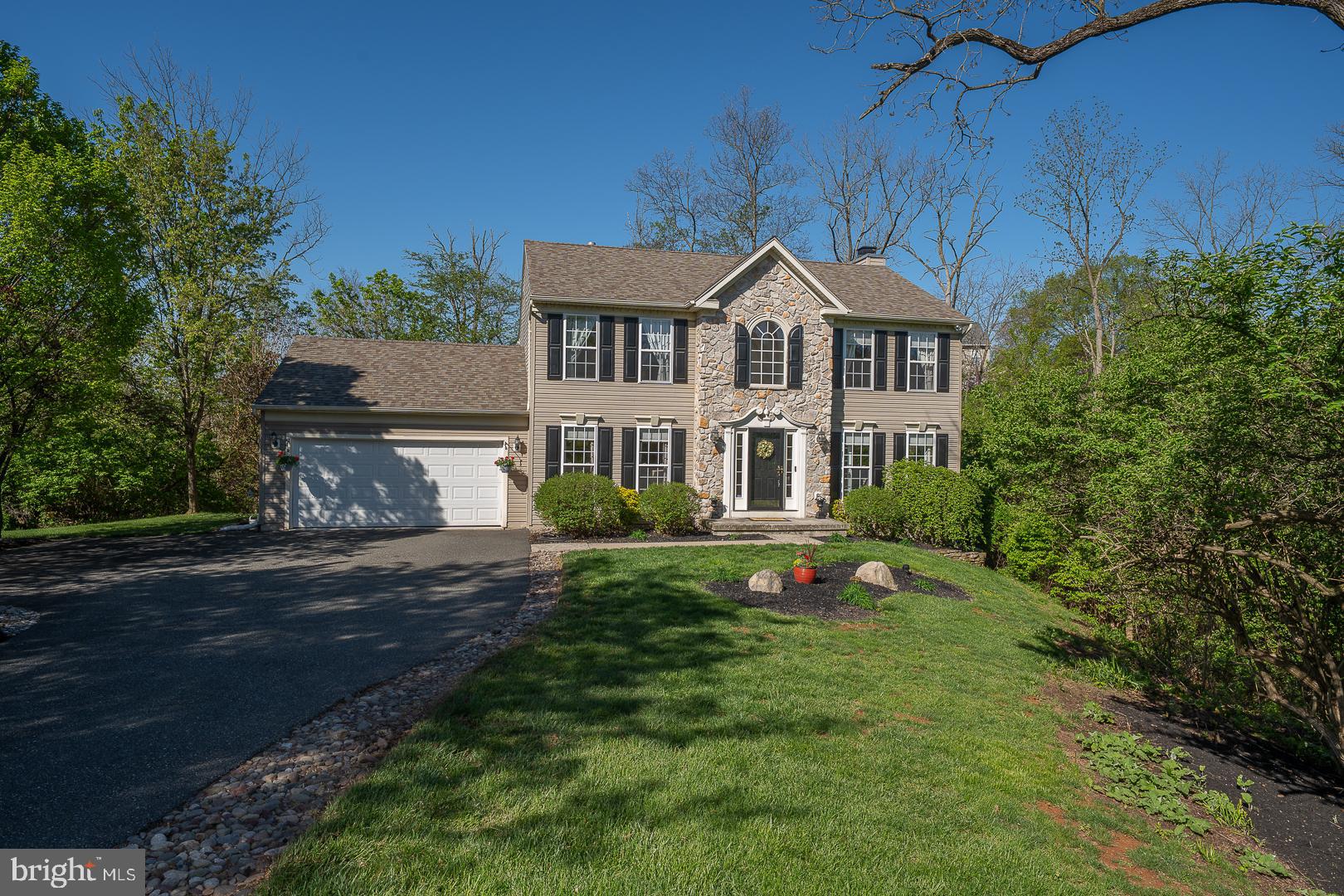 FAR HILLS FARM - Residential