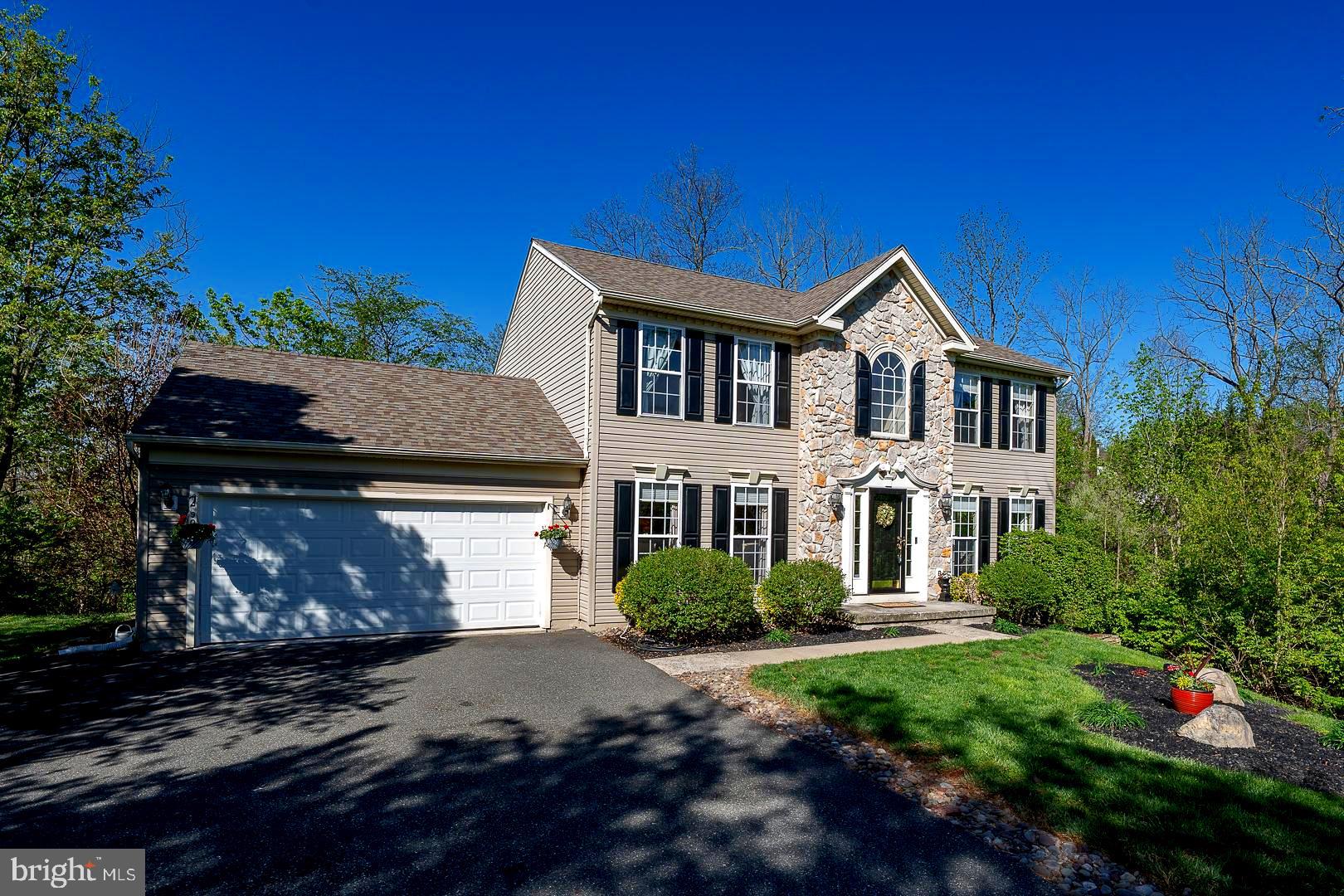 FAR HILLS FARM - Residential