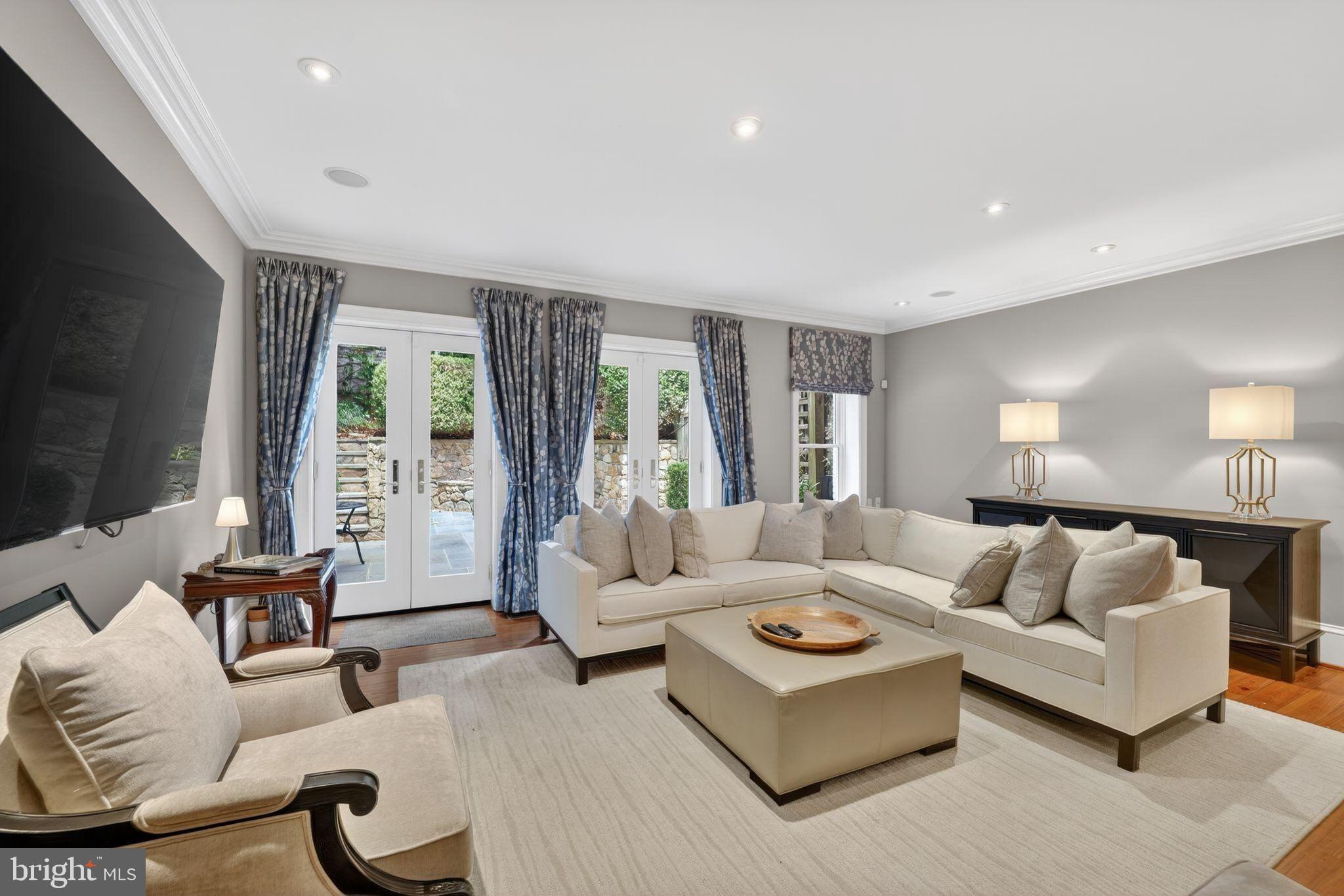GEORGETOWN - Residential
