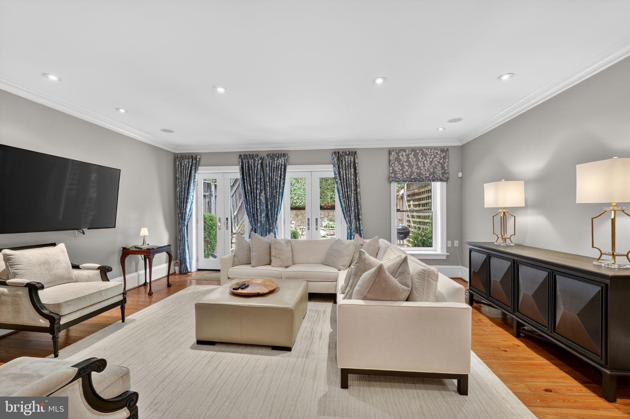 GEORGETOWN - Residential