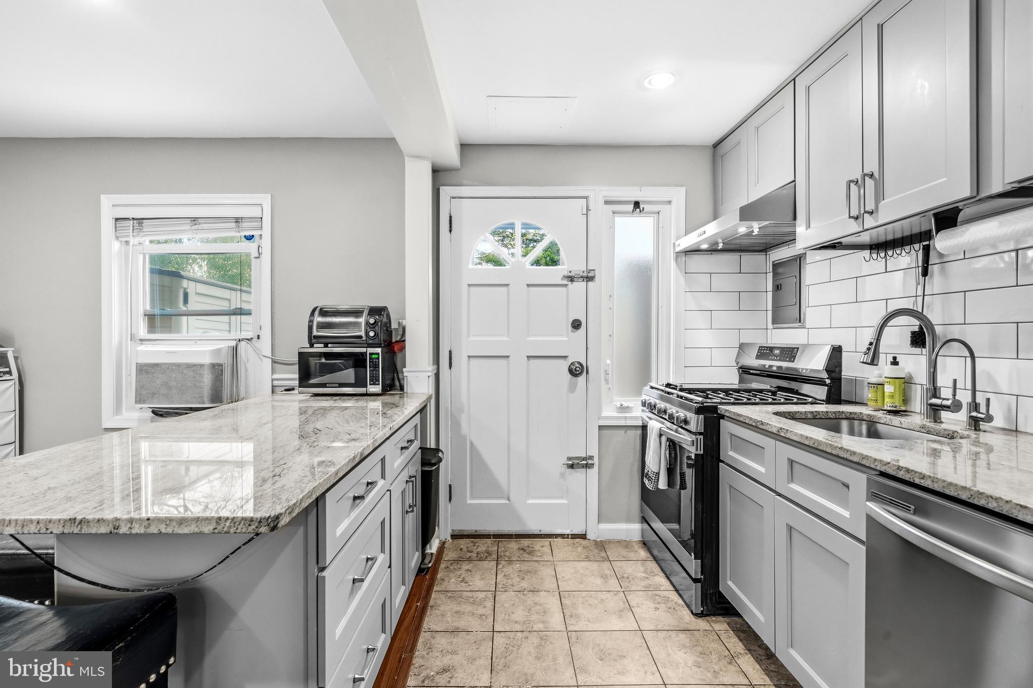 ARLINGTON COURT - Residential