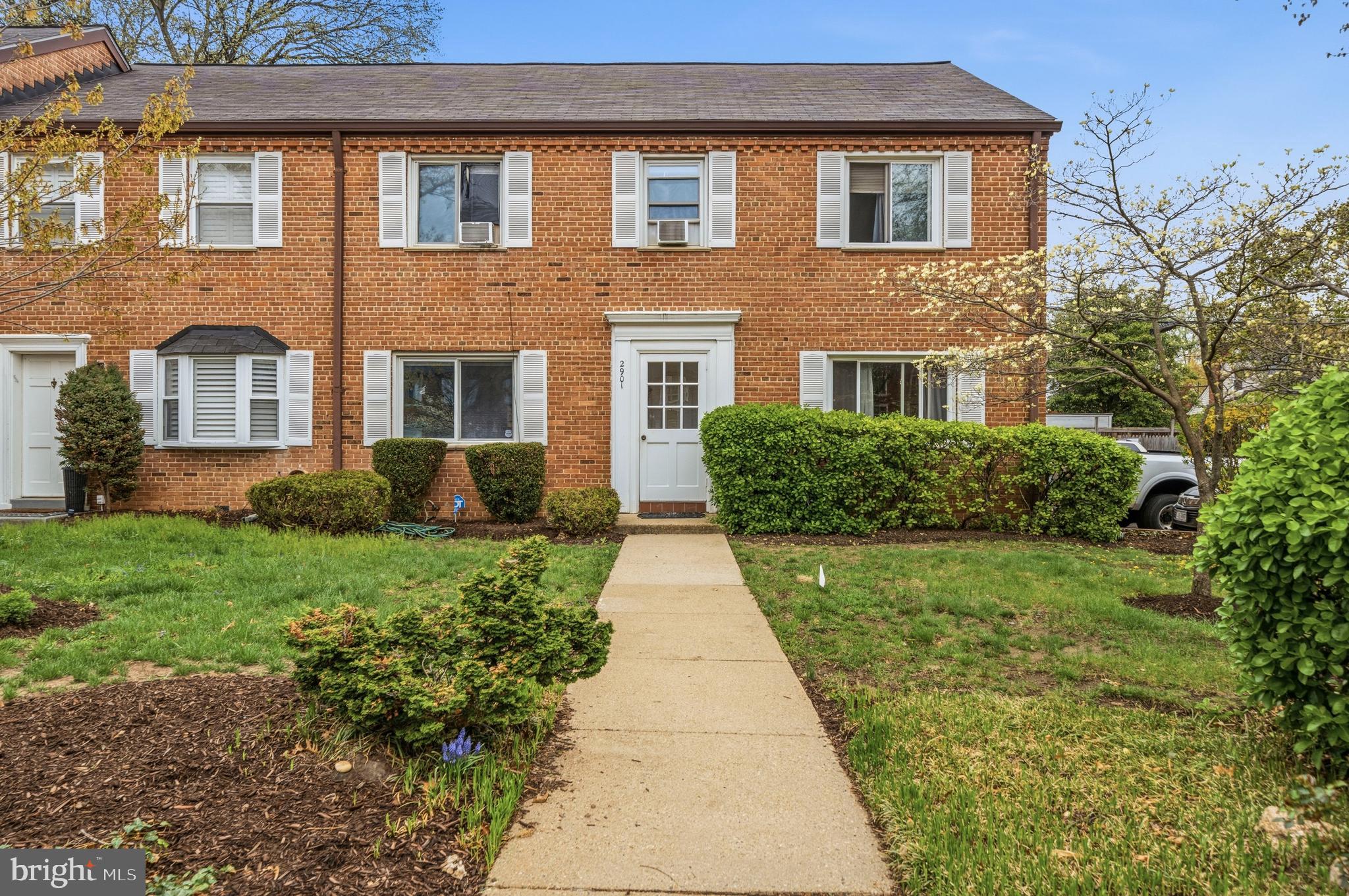 ARLINGTON COURT - Residential