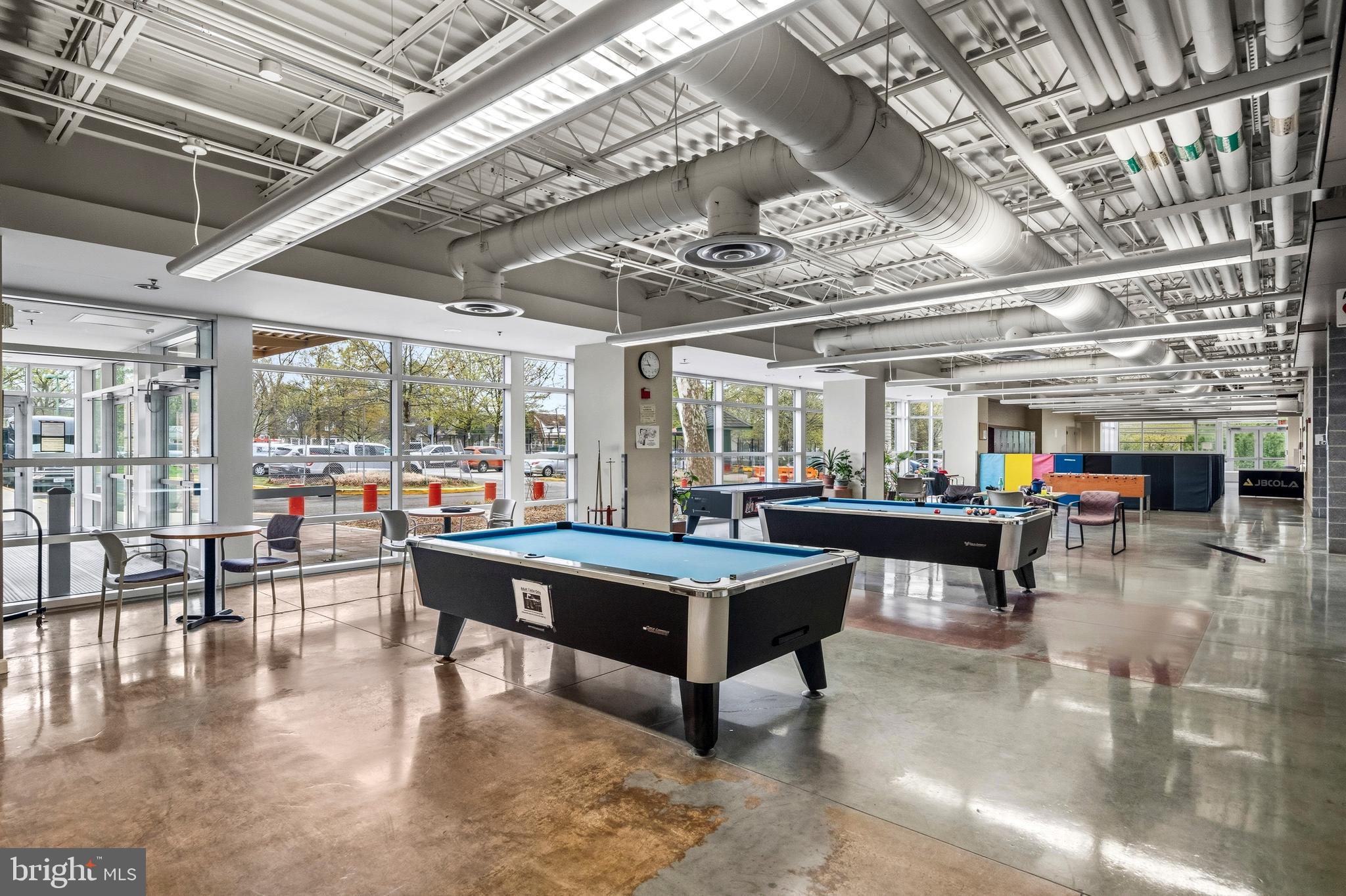 ARLINGTON COURT - Residential